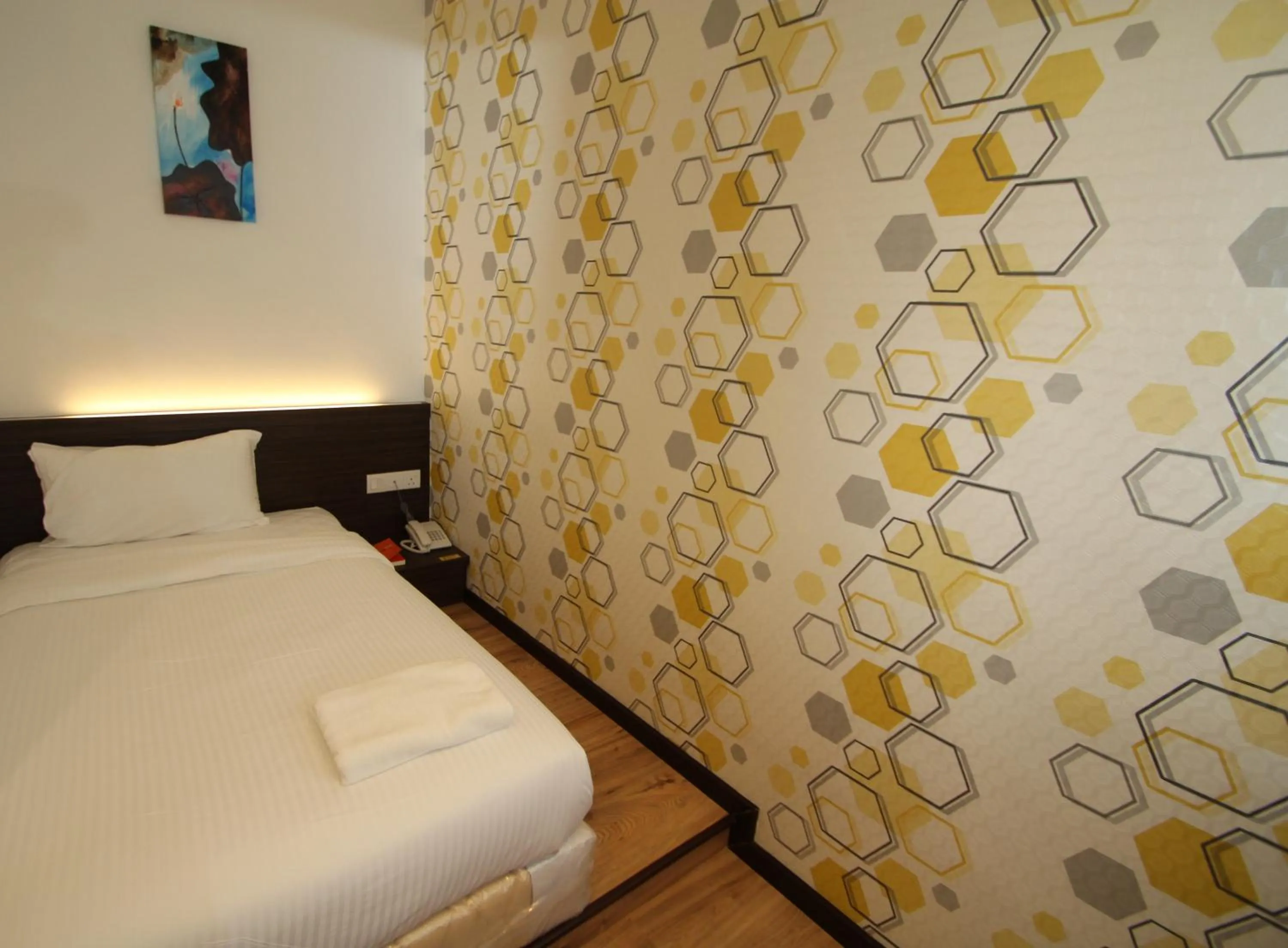 Bedroom, Bed in Century Inn Hotel