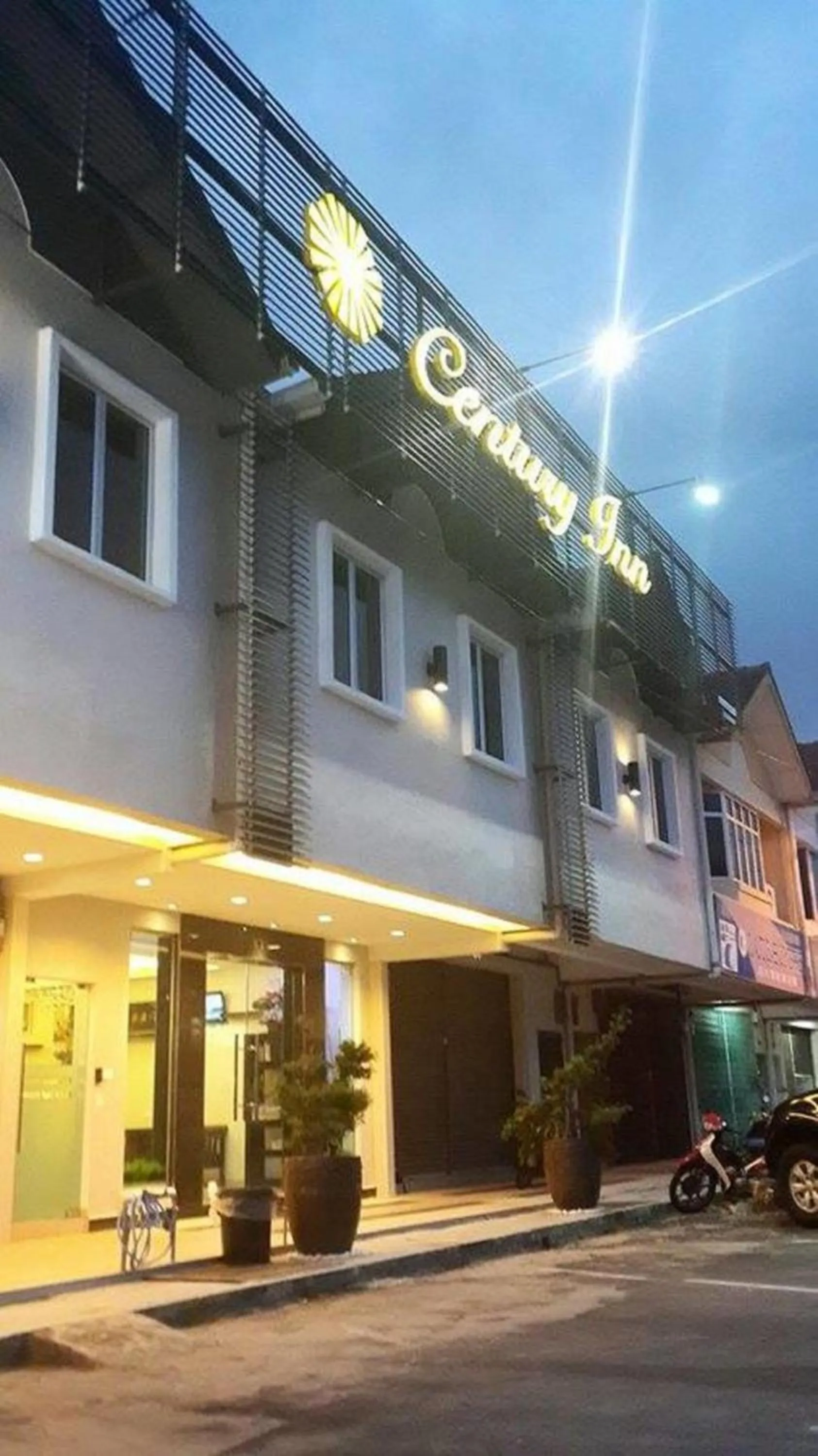 Facade/entrance in Century Inn Hotel