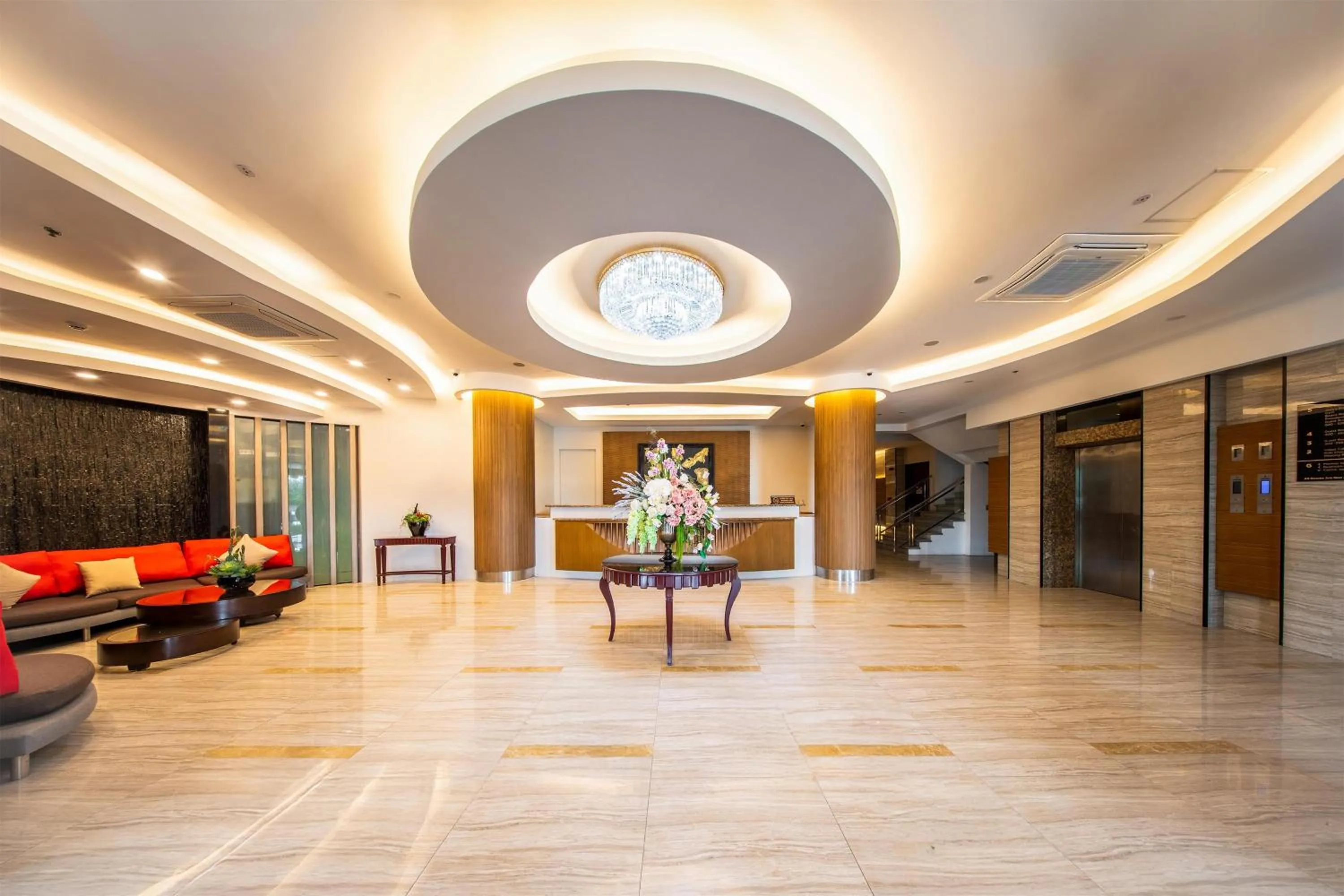 Lobby or reception in Best Western Plus Hotel Subic