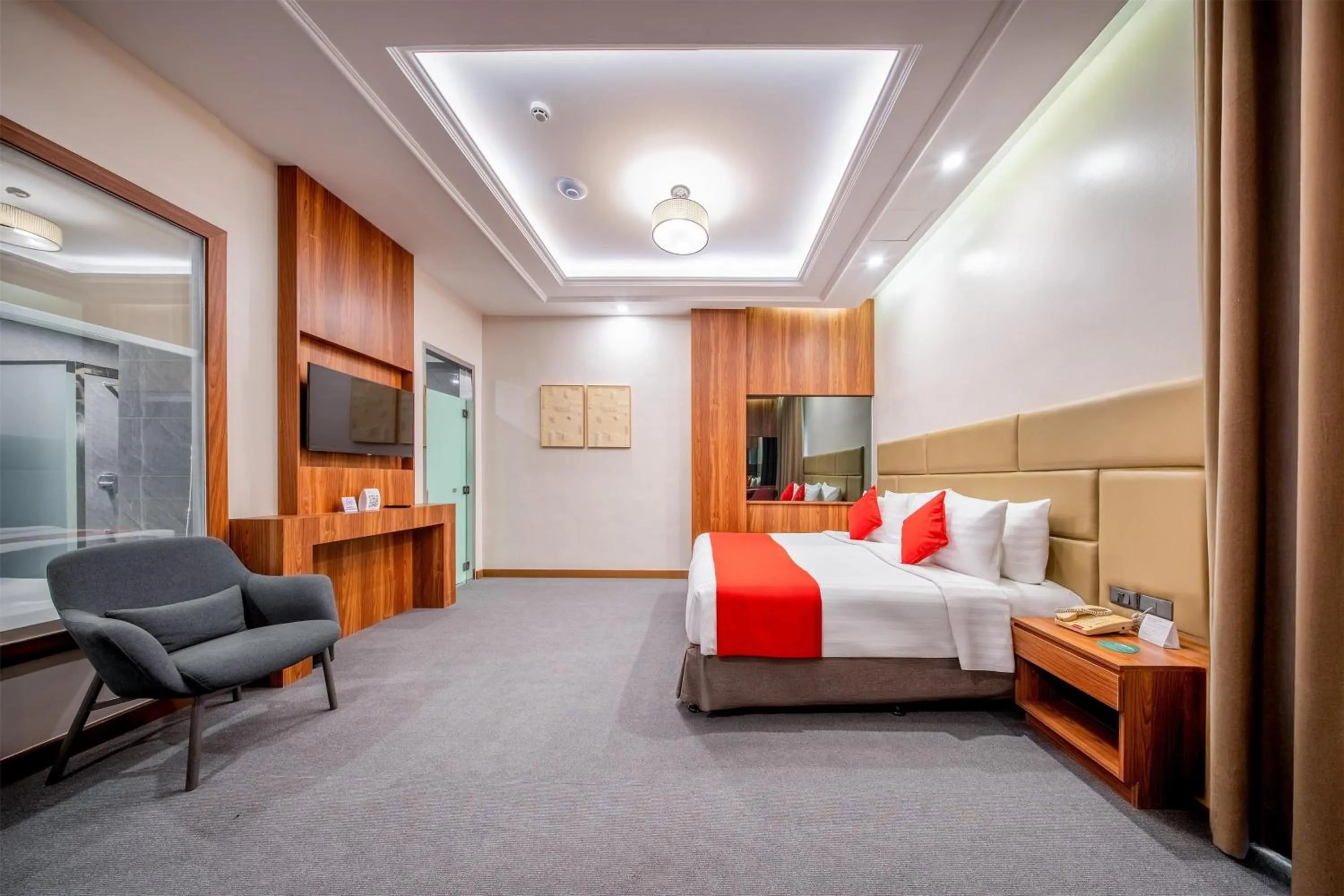 Photo of the whole room, Bed in Best Western Plus Hotel Subic