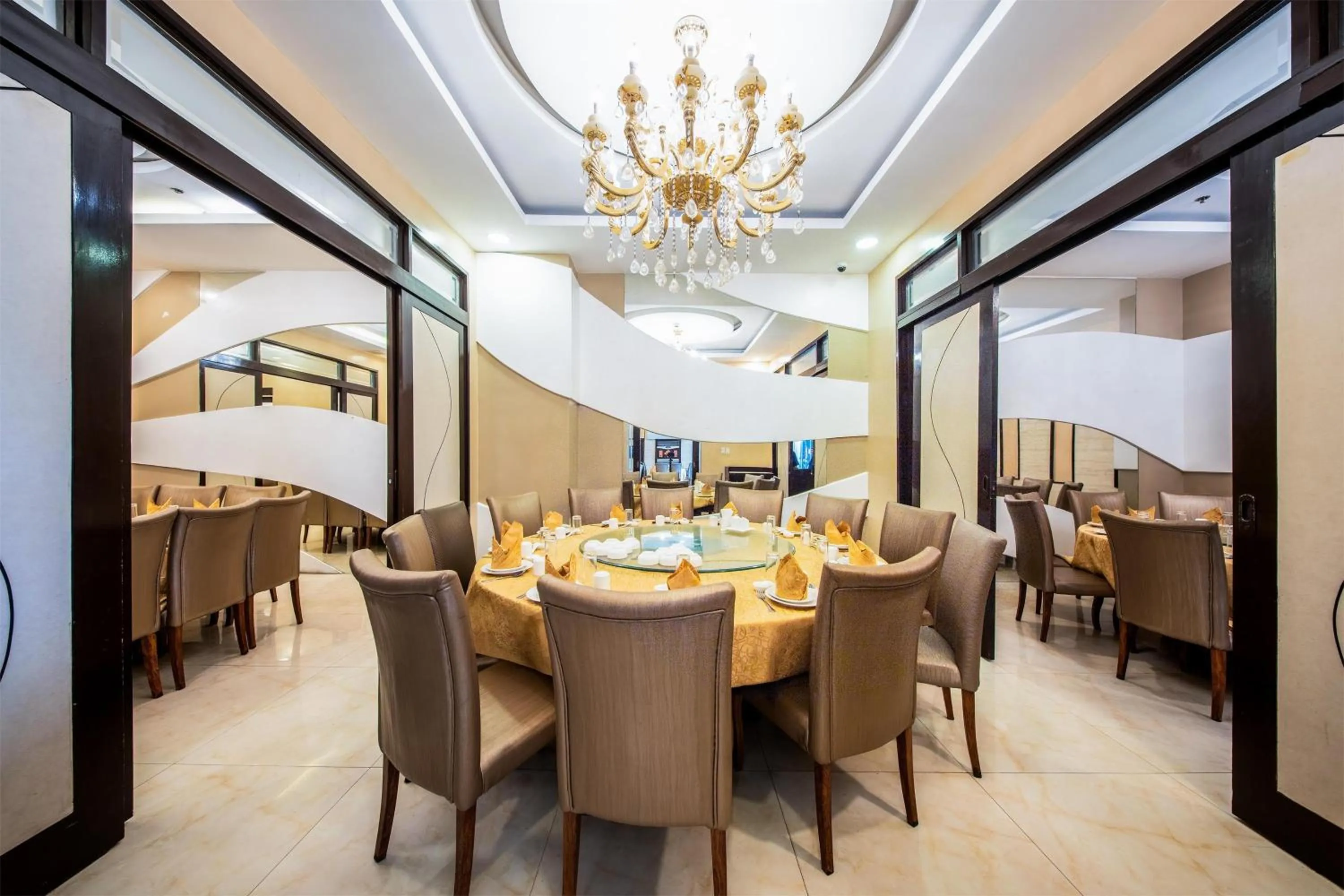 Restaurant/places to eat in Best Western Plus Hotel Subic