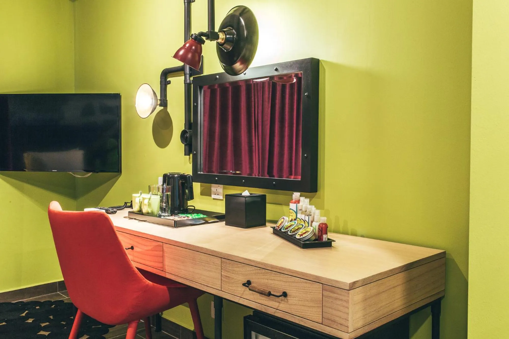 TV and multimedia in Dash Box Hotel Cyberjaya