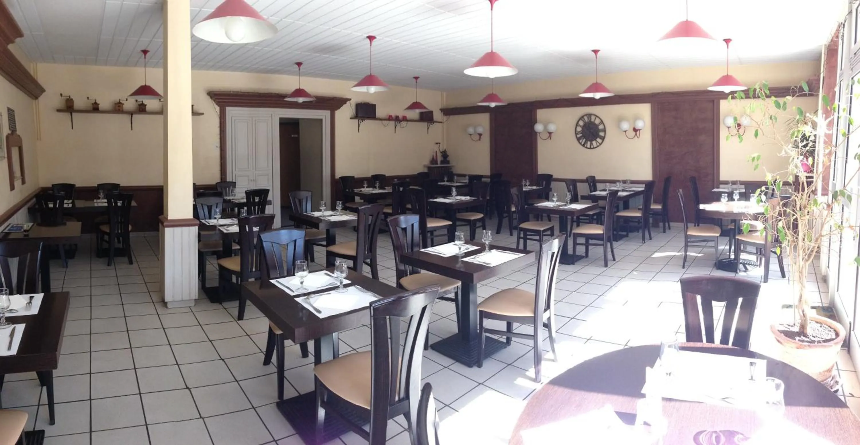 Restaurant/places to eat in Hotel De La Poste