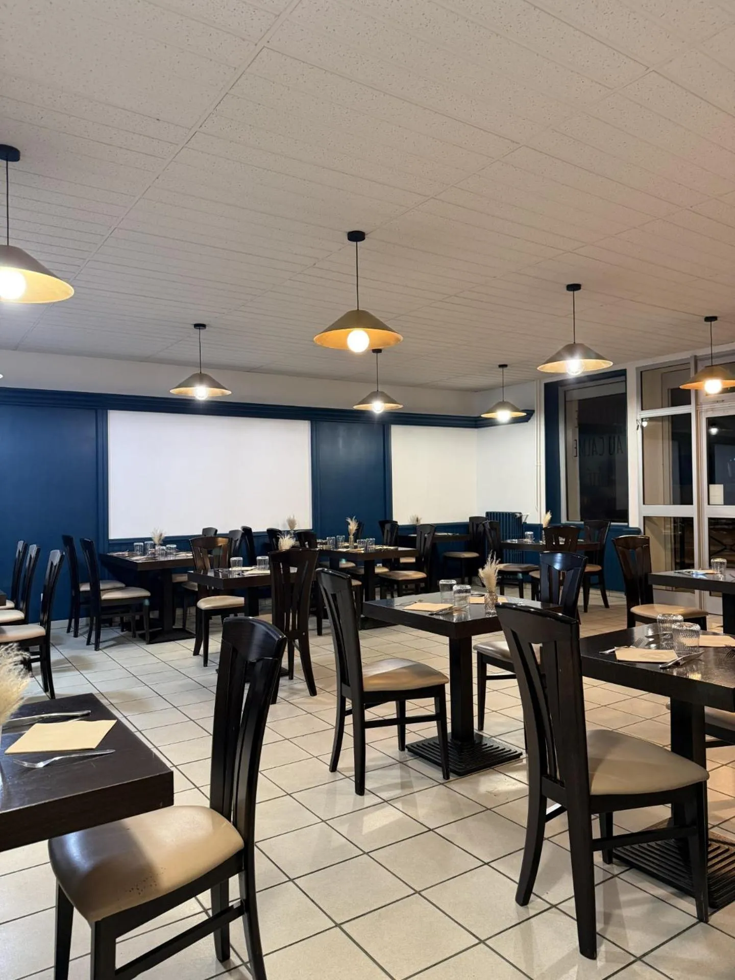 Restaurant/places to eat in Hotel De La Poste