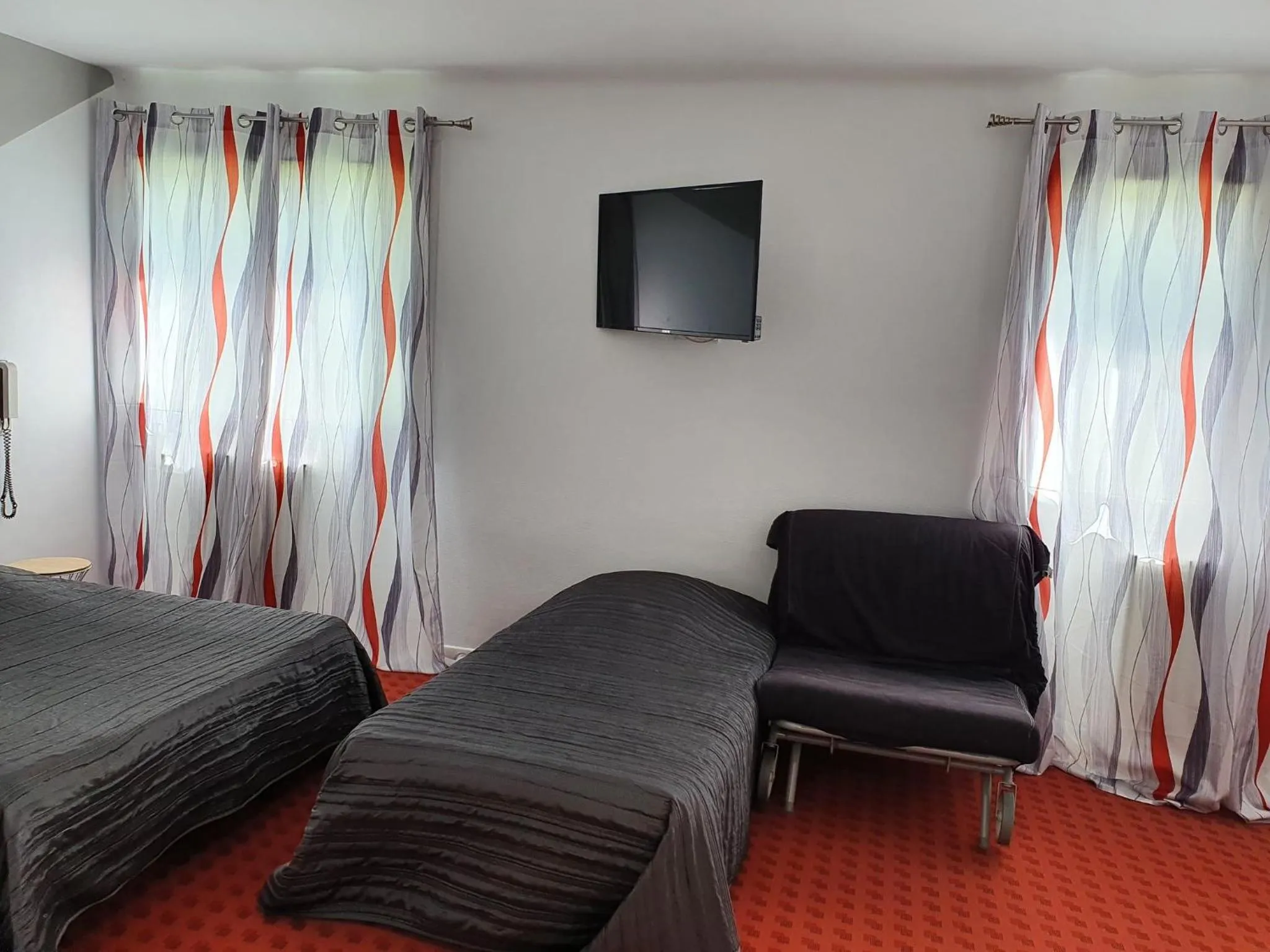 Bedroom, Bed in Hotel De La Poste