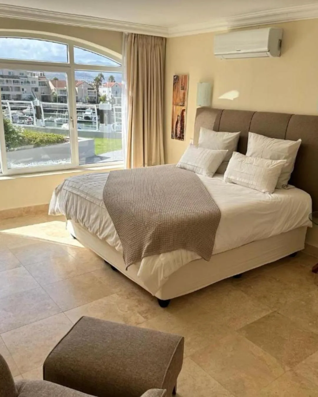 View (from property/room), Bed in Krystal Beach Hotel