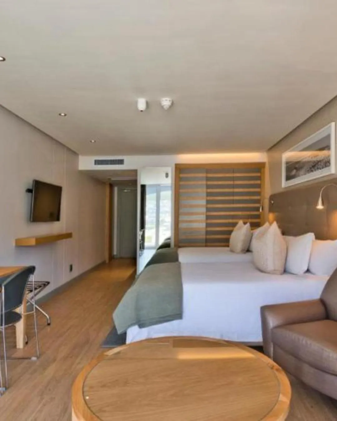 Bedroom, Bed in Krystal Beach Hotel