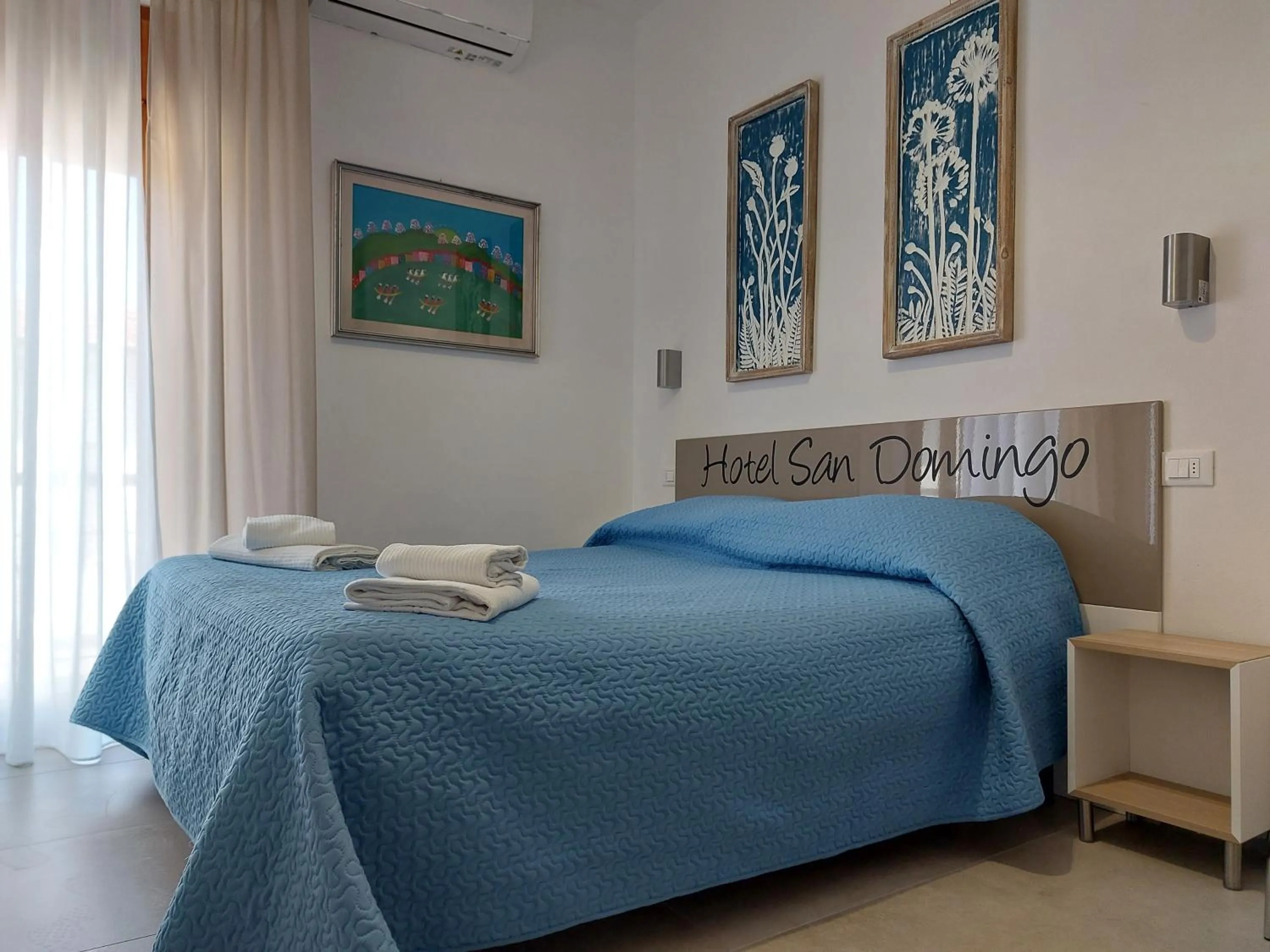 Photo of the whole room, Bed in Hotel San Domingo