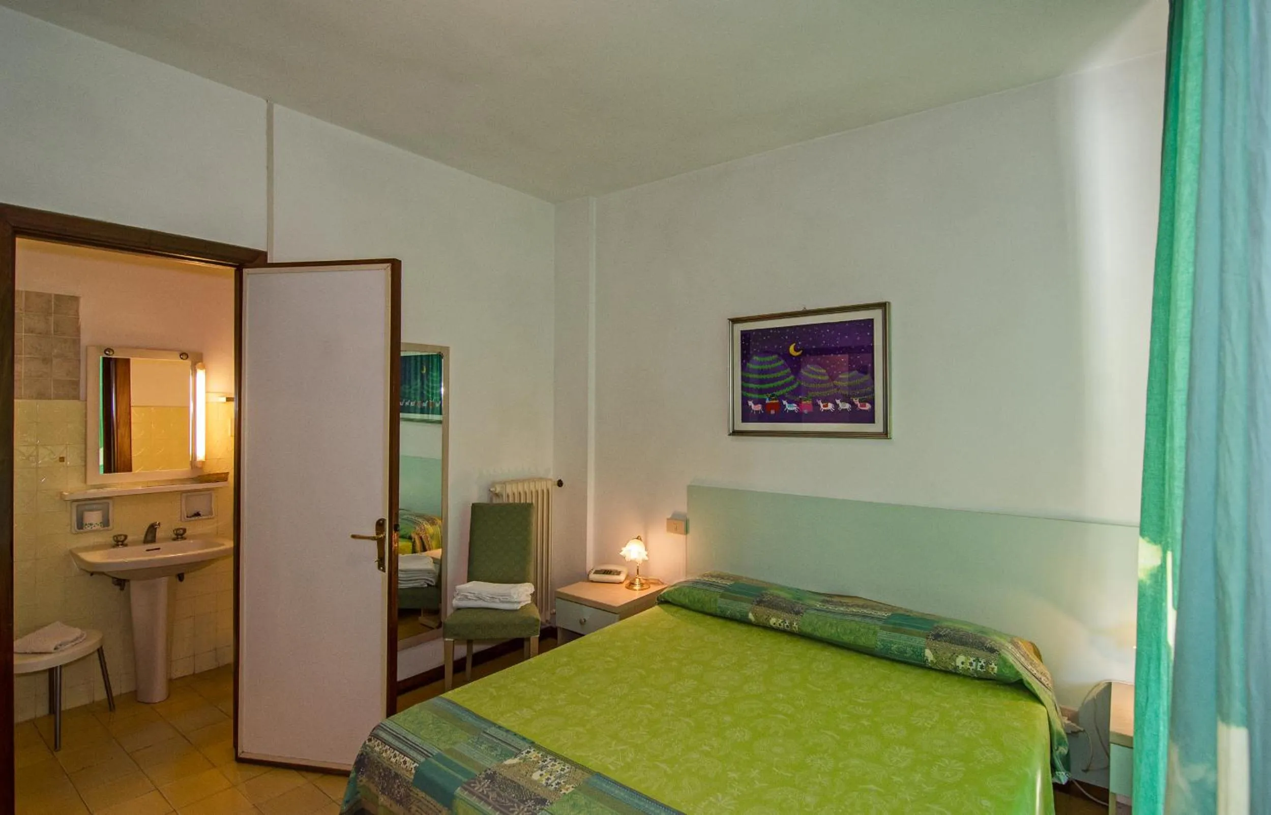 Photo of the whole room, Bed in Hotel San Domingo