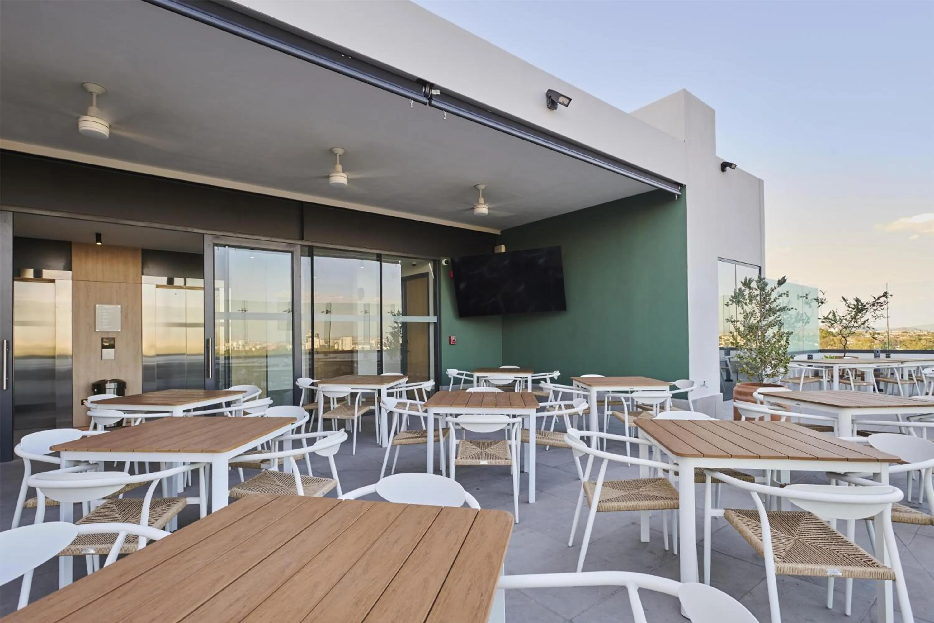 Restaurant/places to eat in WorldHotels Acueducto Guadalajara