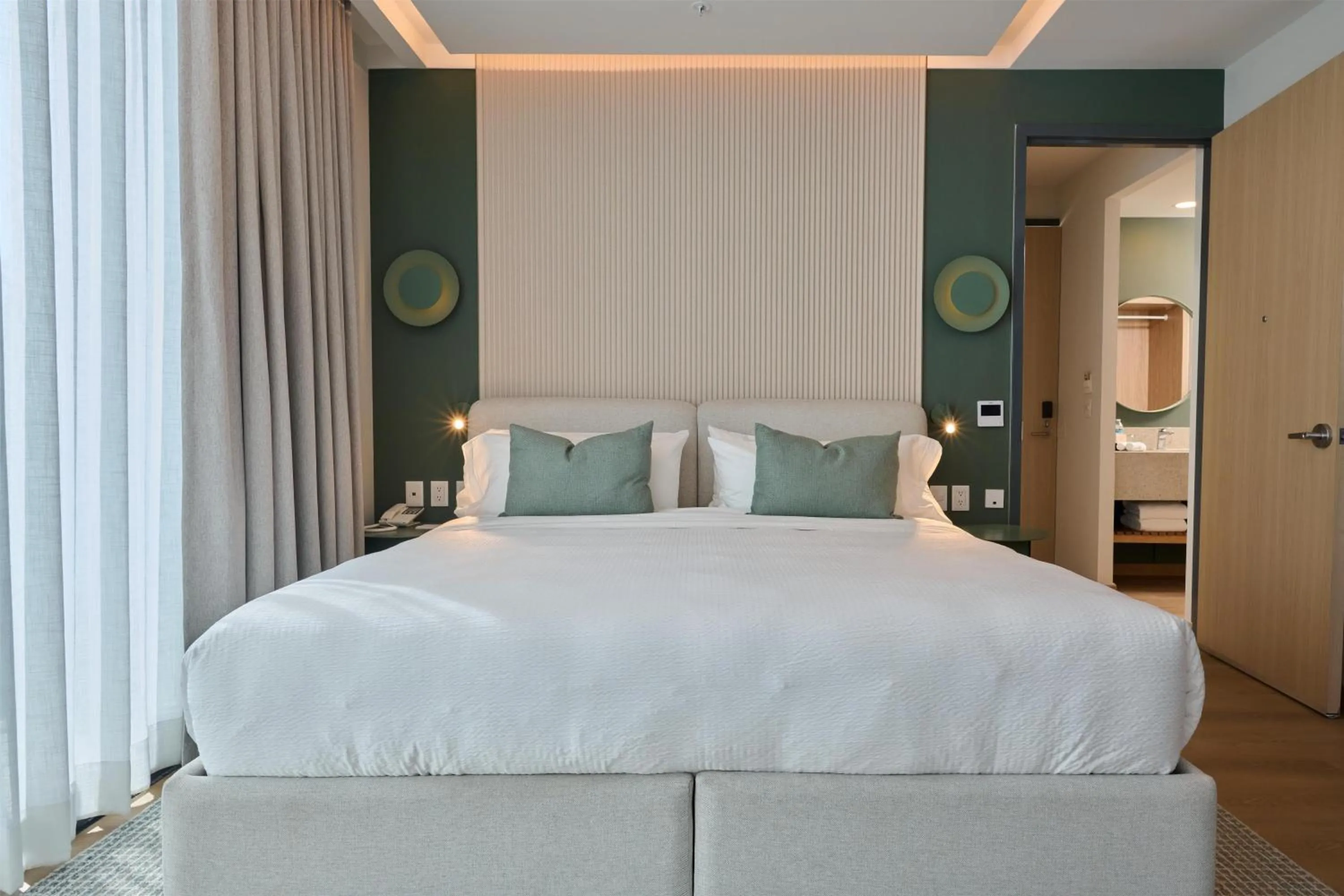 Photo of the whole room, Bed in WorldHotels Acueducto Guadalajara