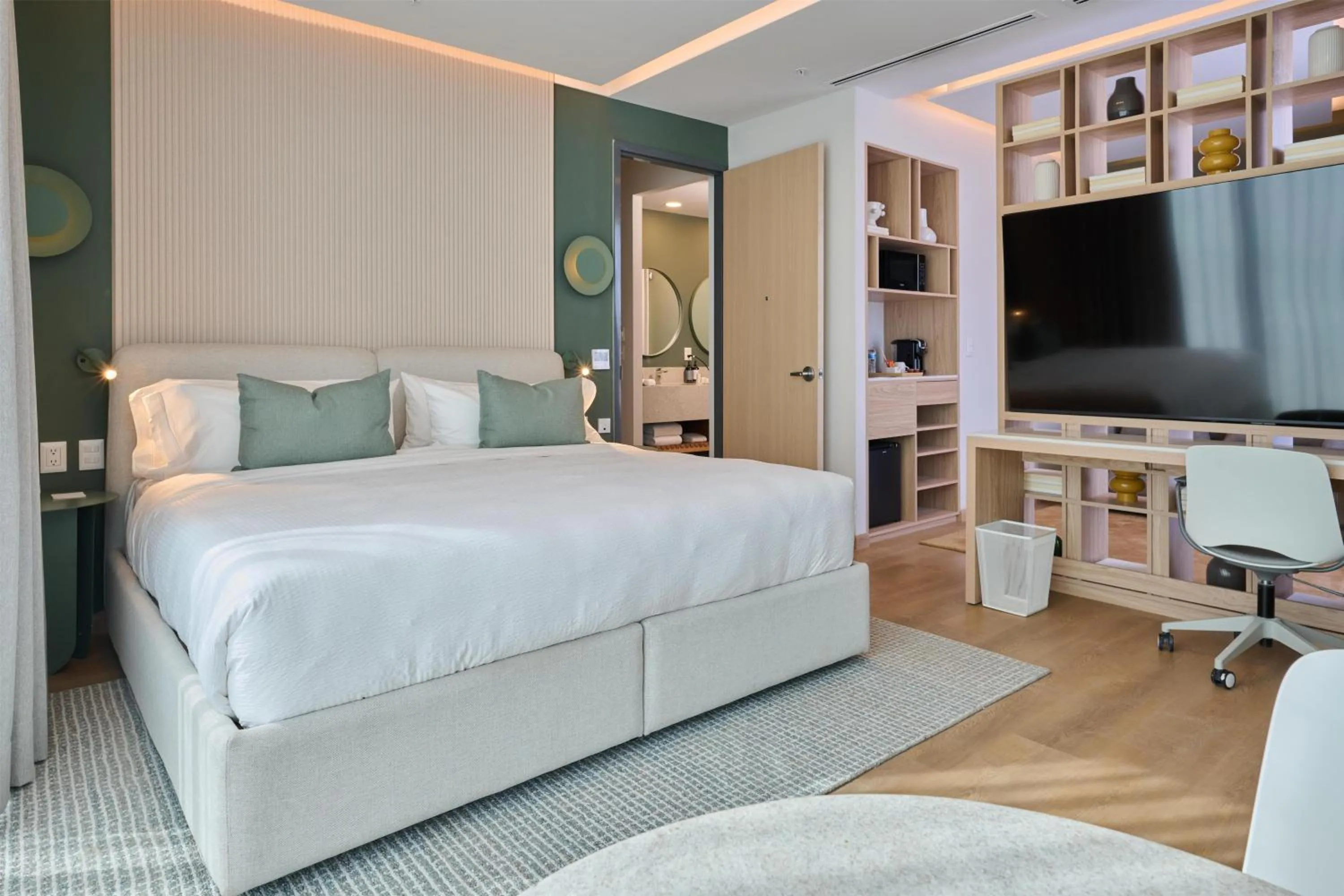 Photo of the whole room, Bed in WorldHotels Acueducto Guadalajara