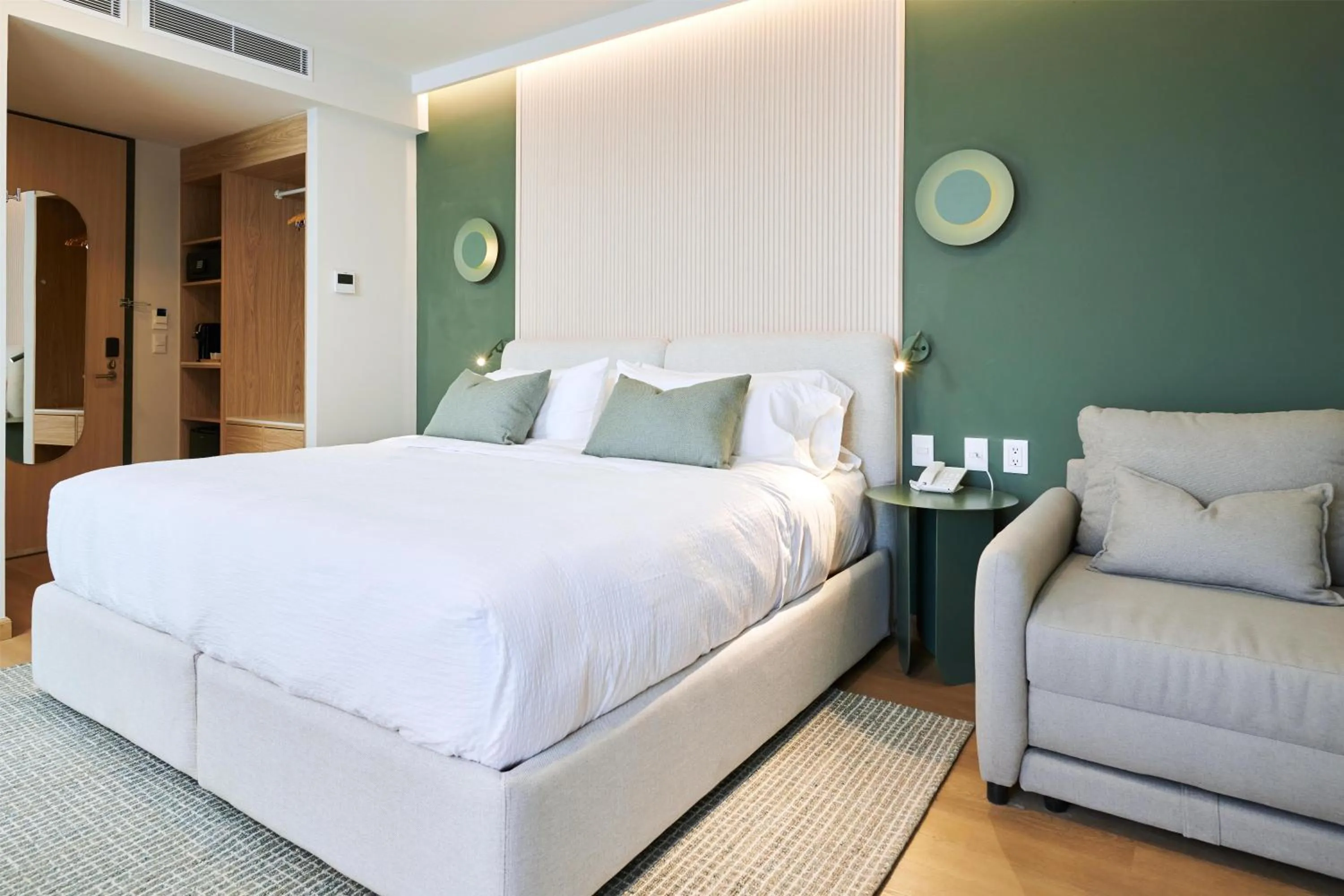 Bedroom, Bed in WorldHotels Acueducto Guadalajara