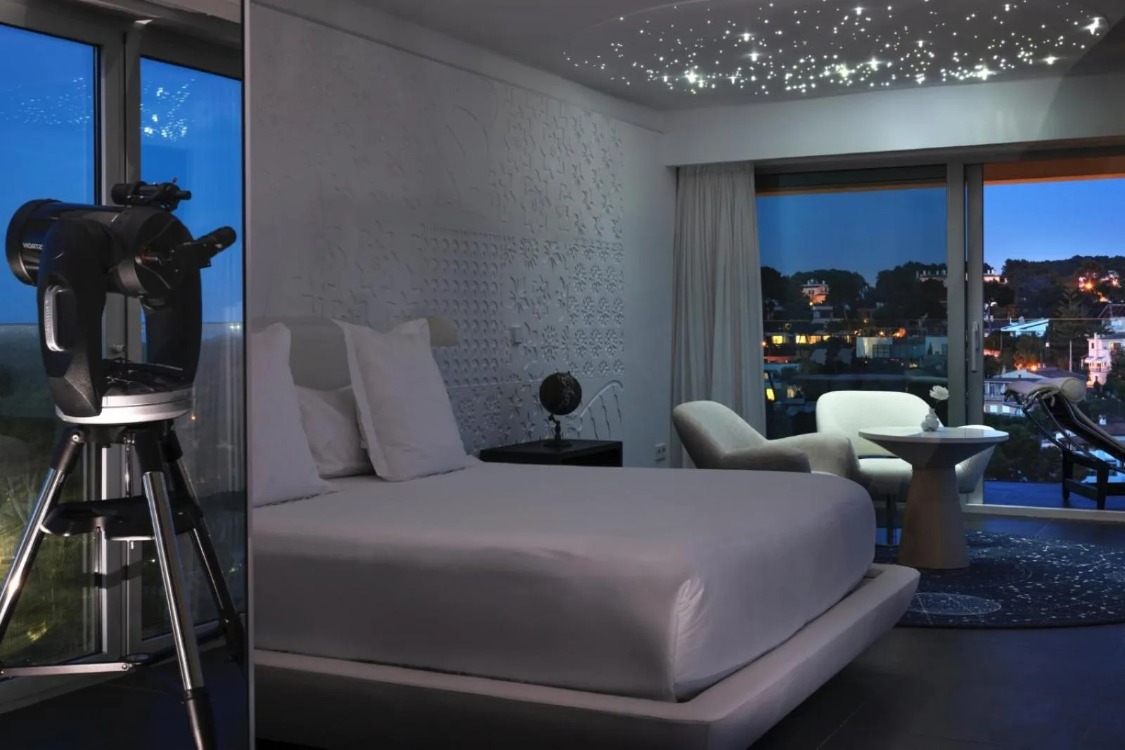 Bedroom in The Donna Portals