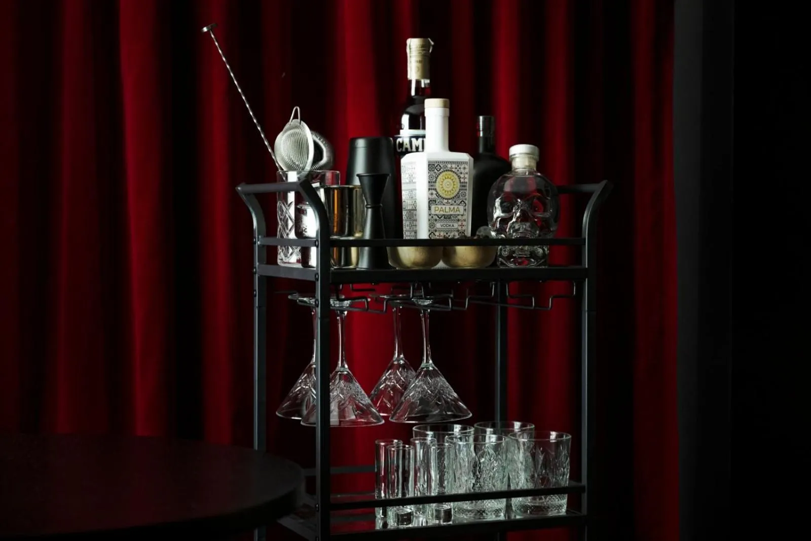 Photo of the whole room in The Donna Portals