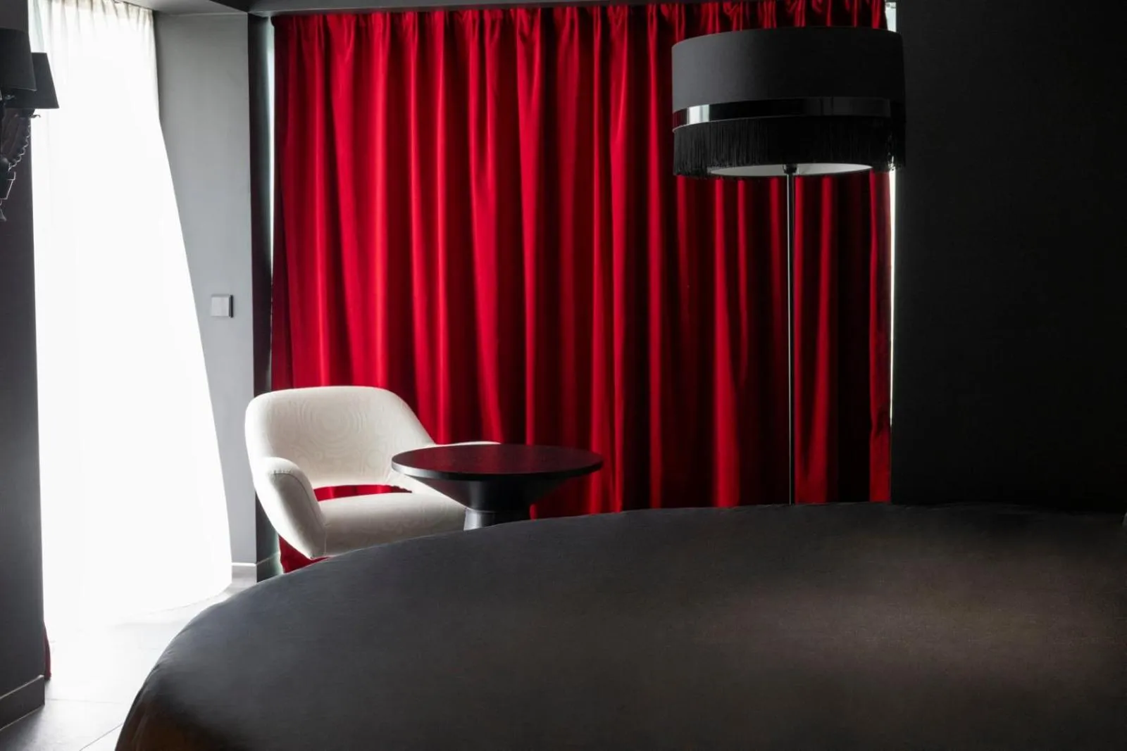 Photo of the whole room in The Donna Portals