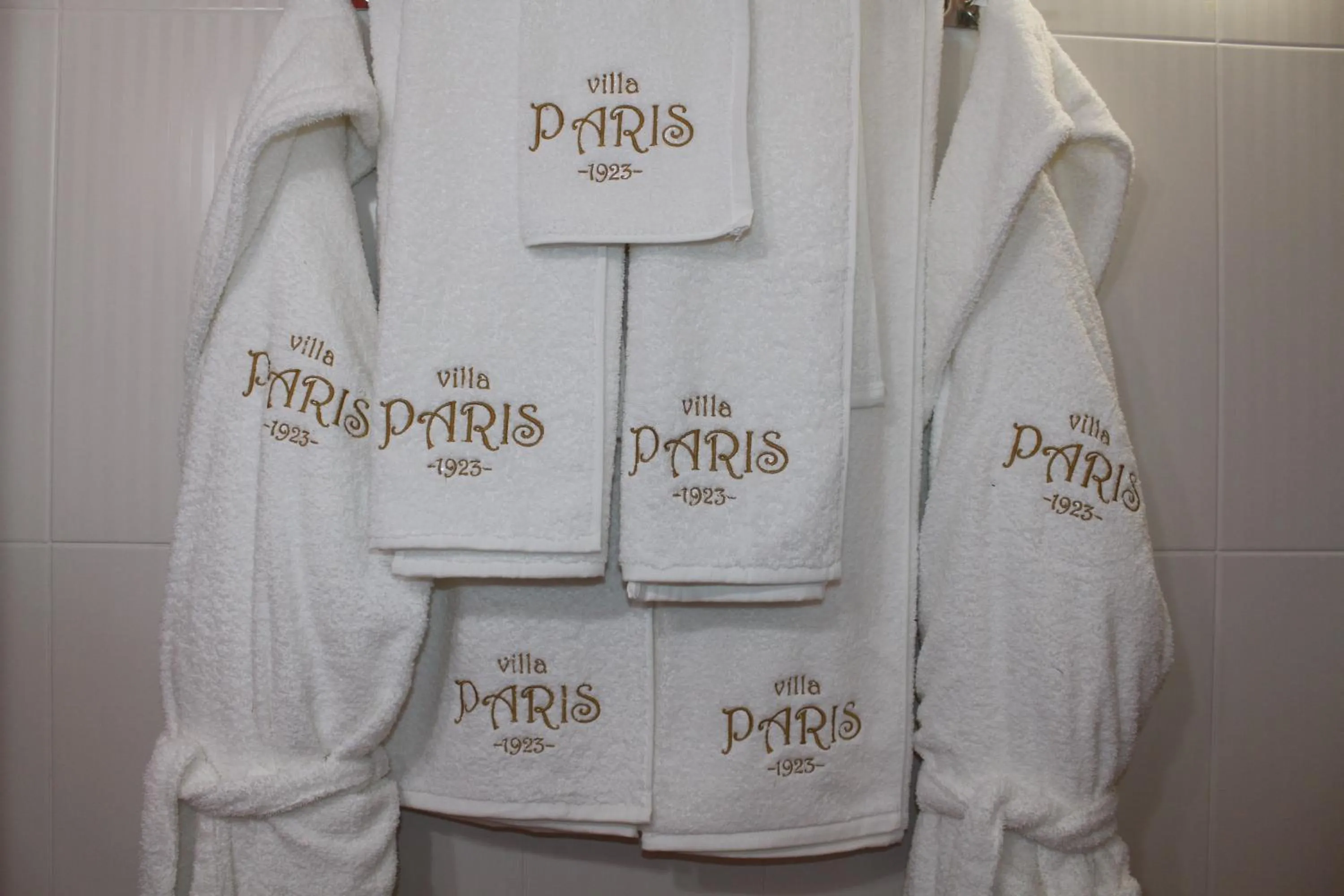 Hot Tub in Villa Paris