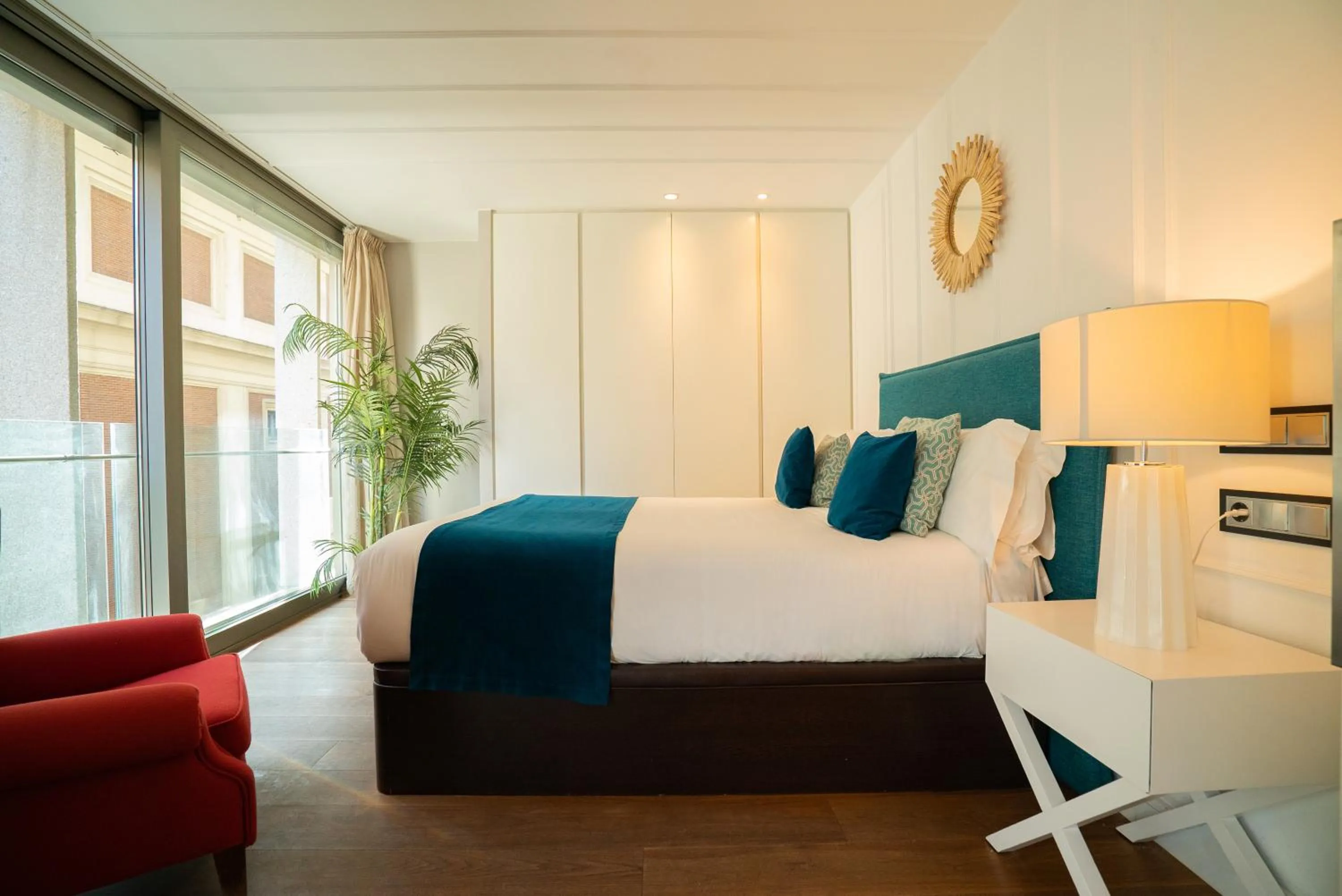 Bedroom, Bed in SmartRental Collection Centric II