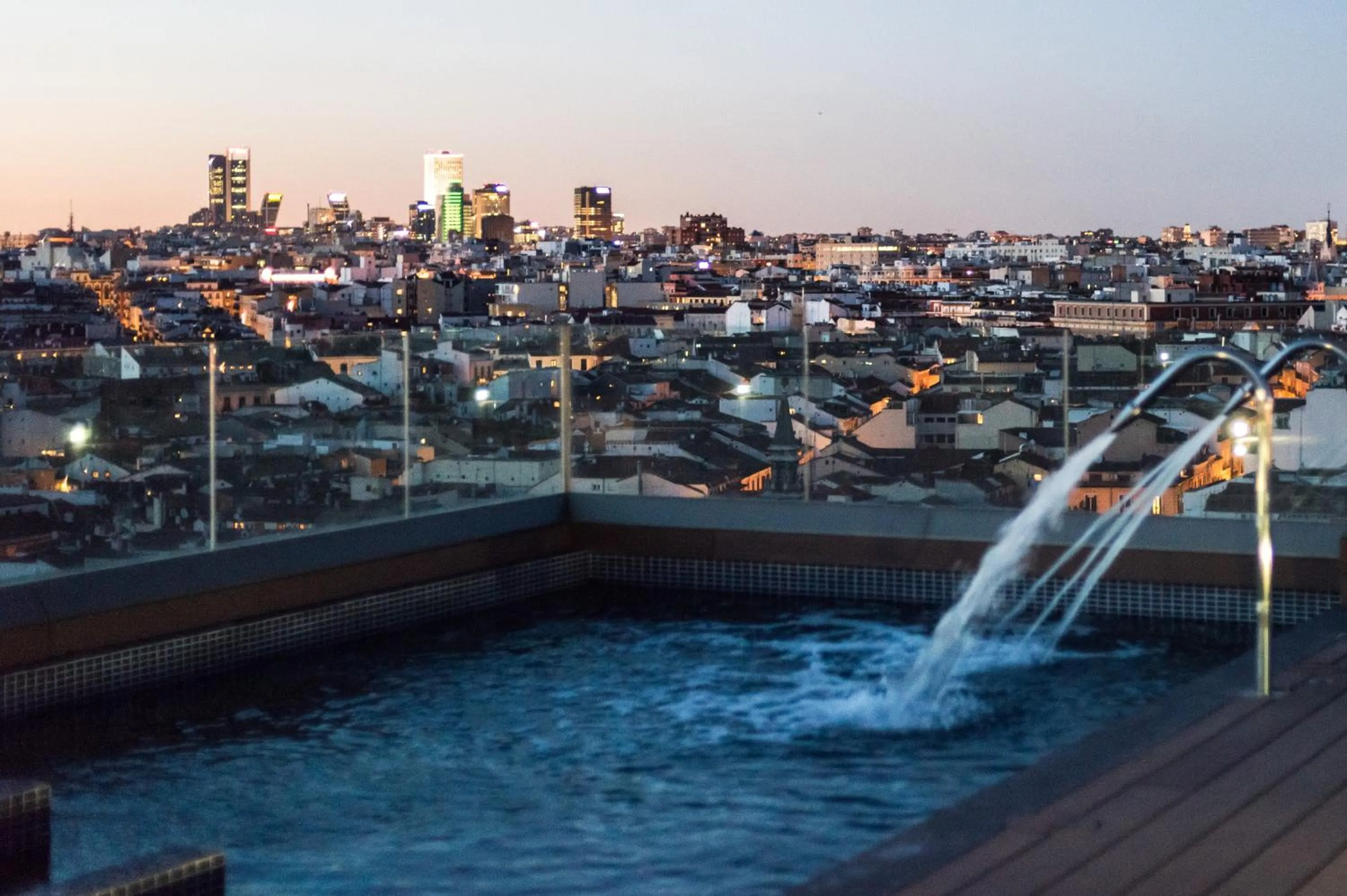 Swimming pool in SmartRental Collection Centric II