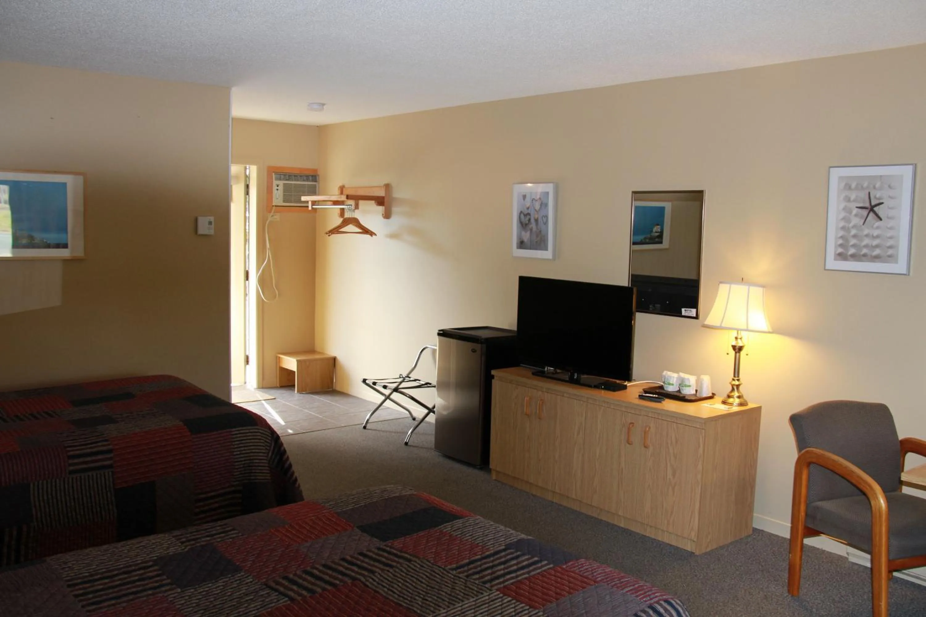 Bed in Motel Alexandrin