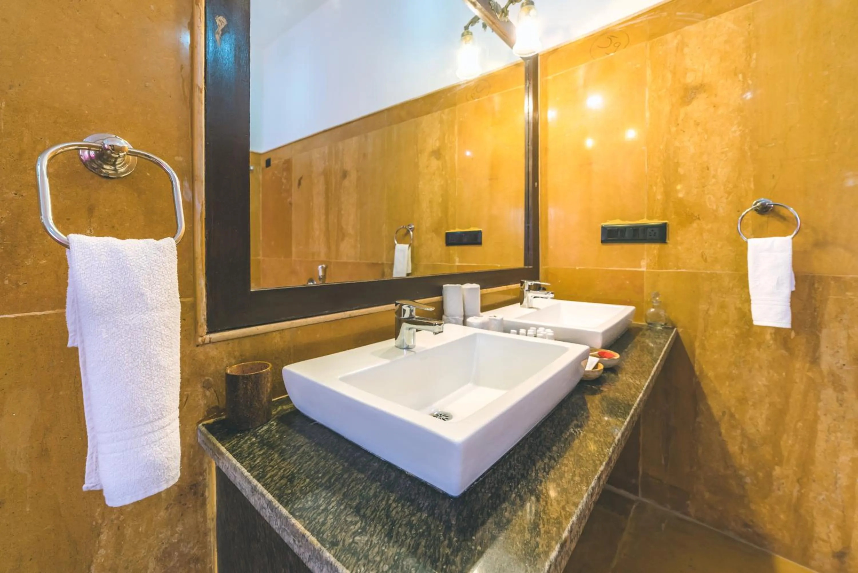 Bathroom in Hotel Heritage House