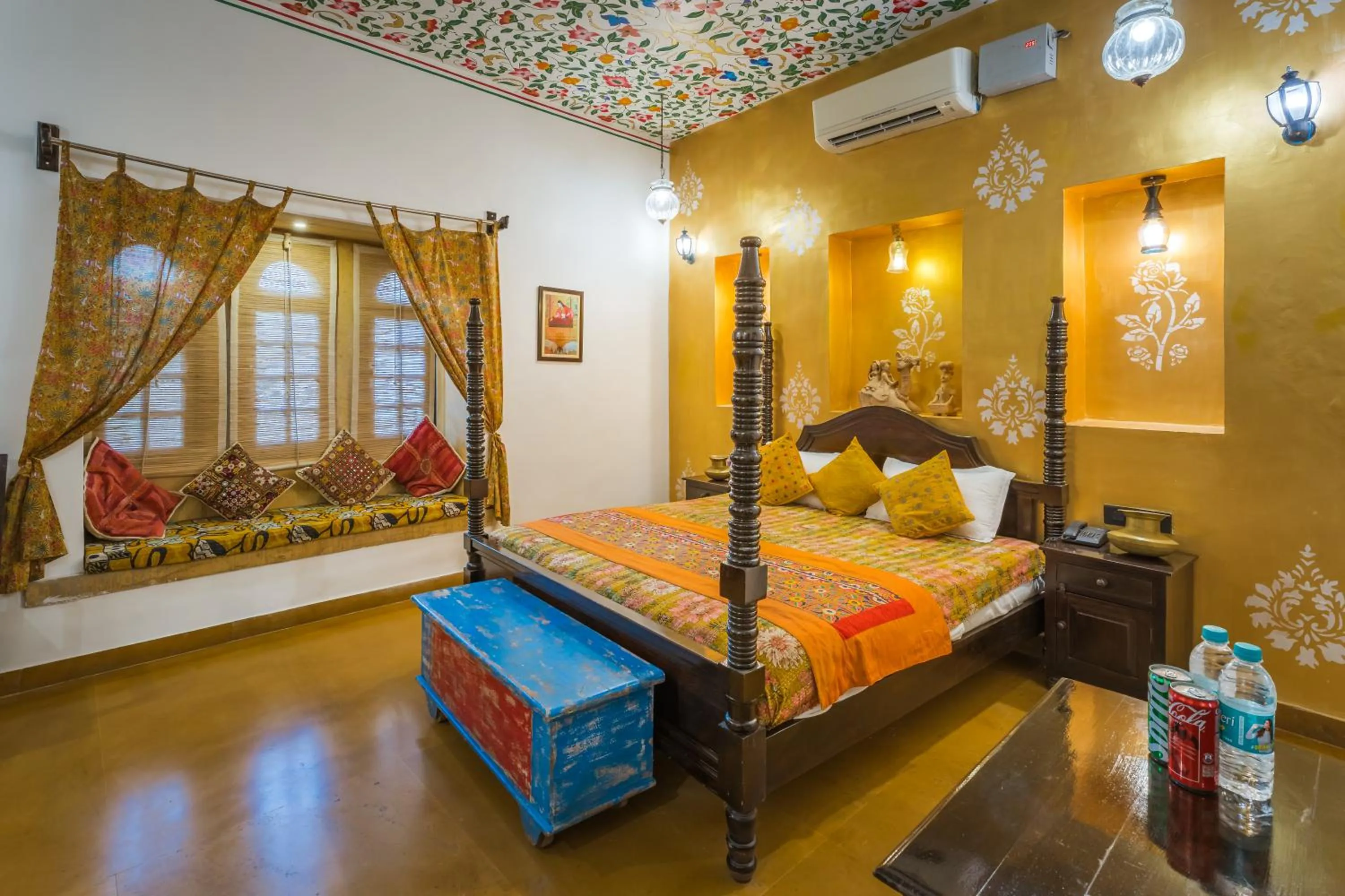 Bed in Hotel Heritage House