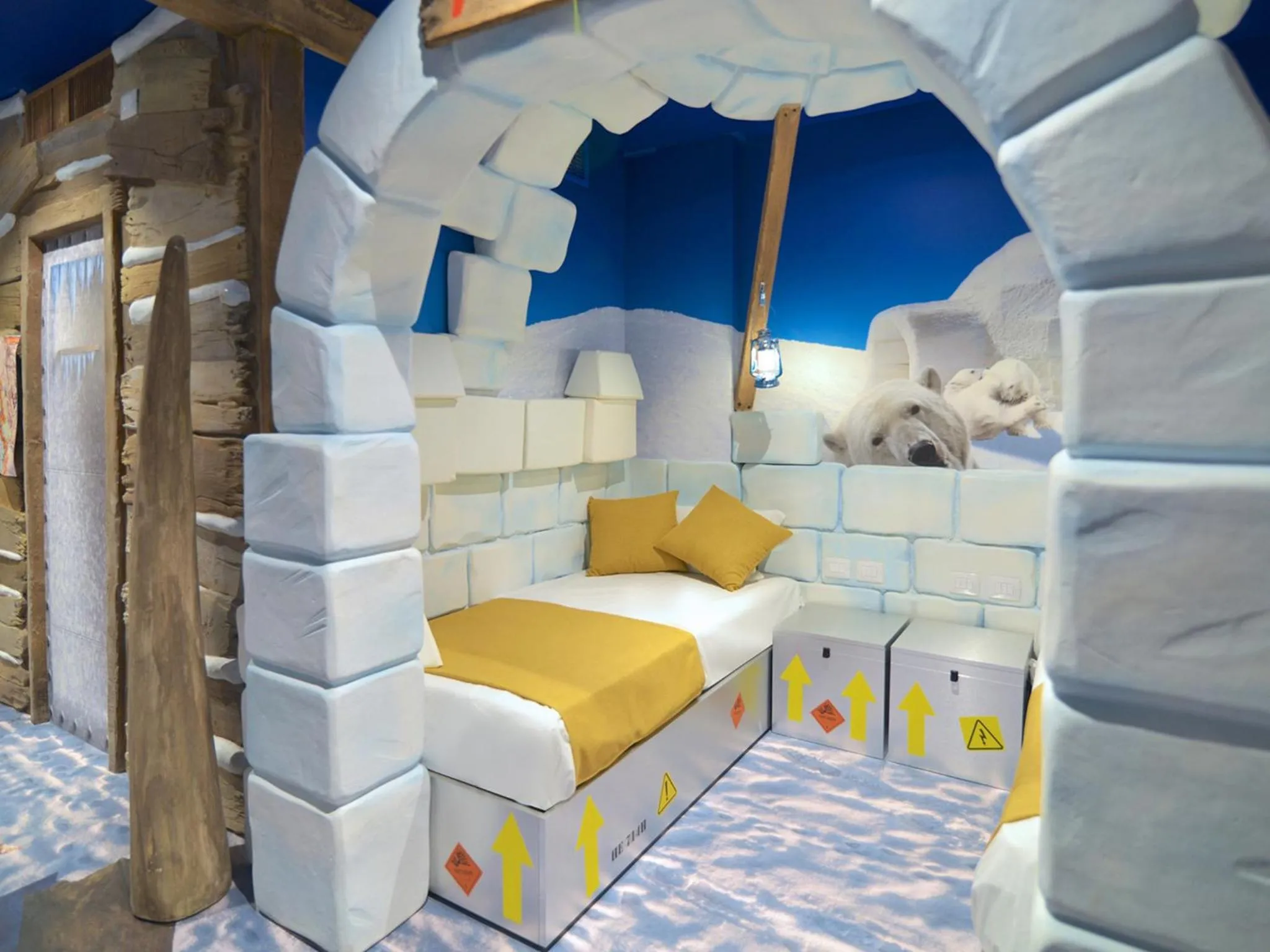 Bed in Gardaland Adventure Hotel