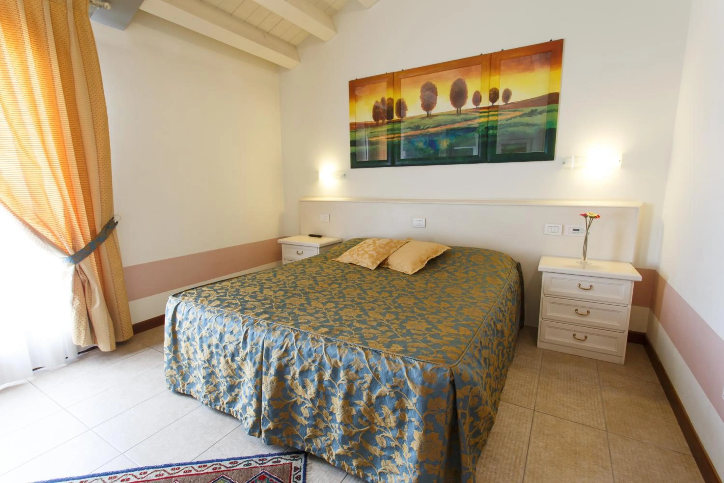 Photo of the whole room, Bed in Sweet Home