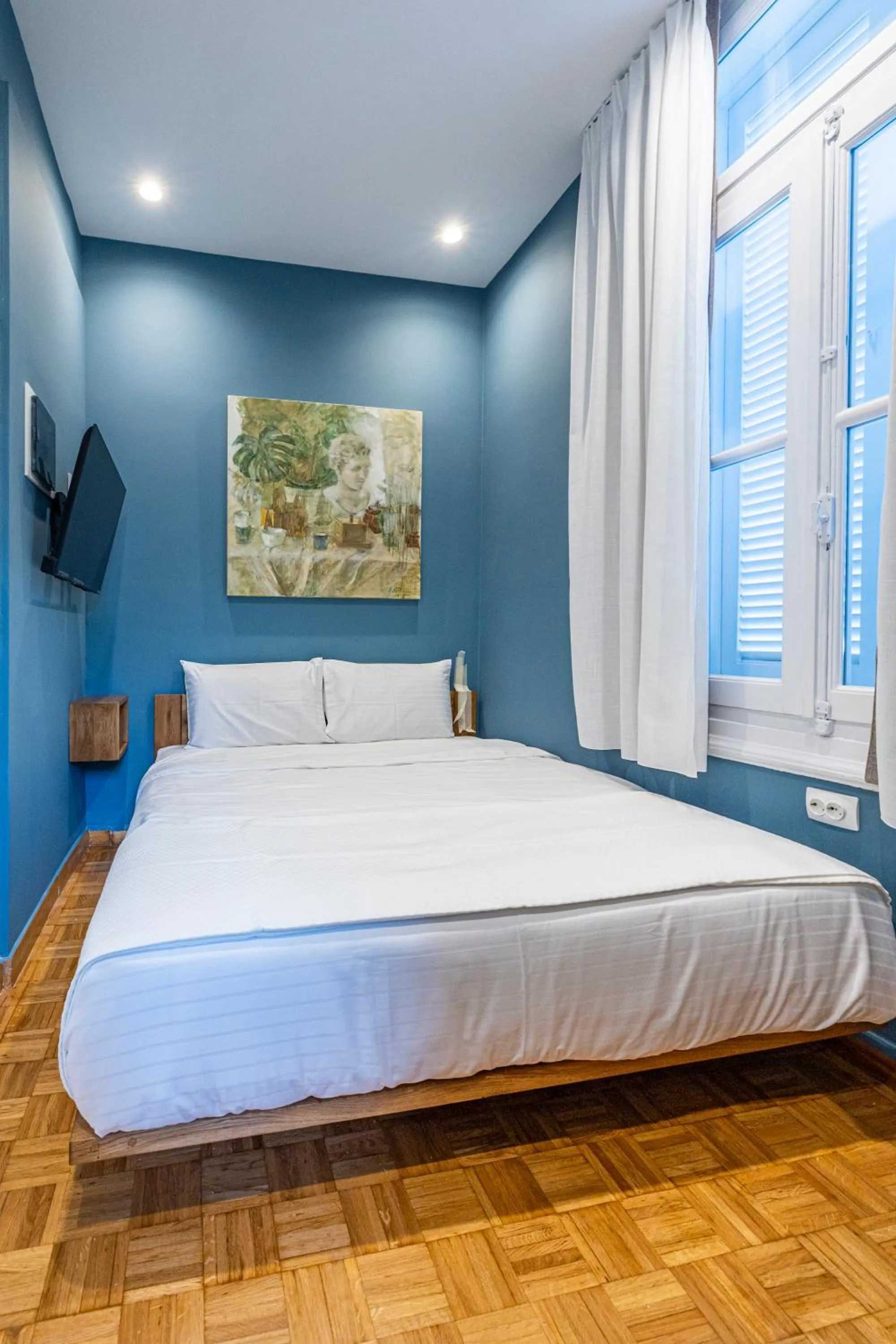 Decorative detail, Bed in Iliotropio Athens, Thisio