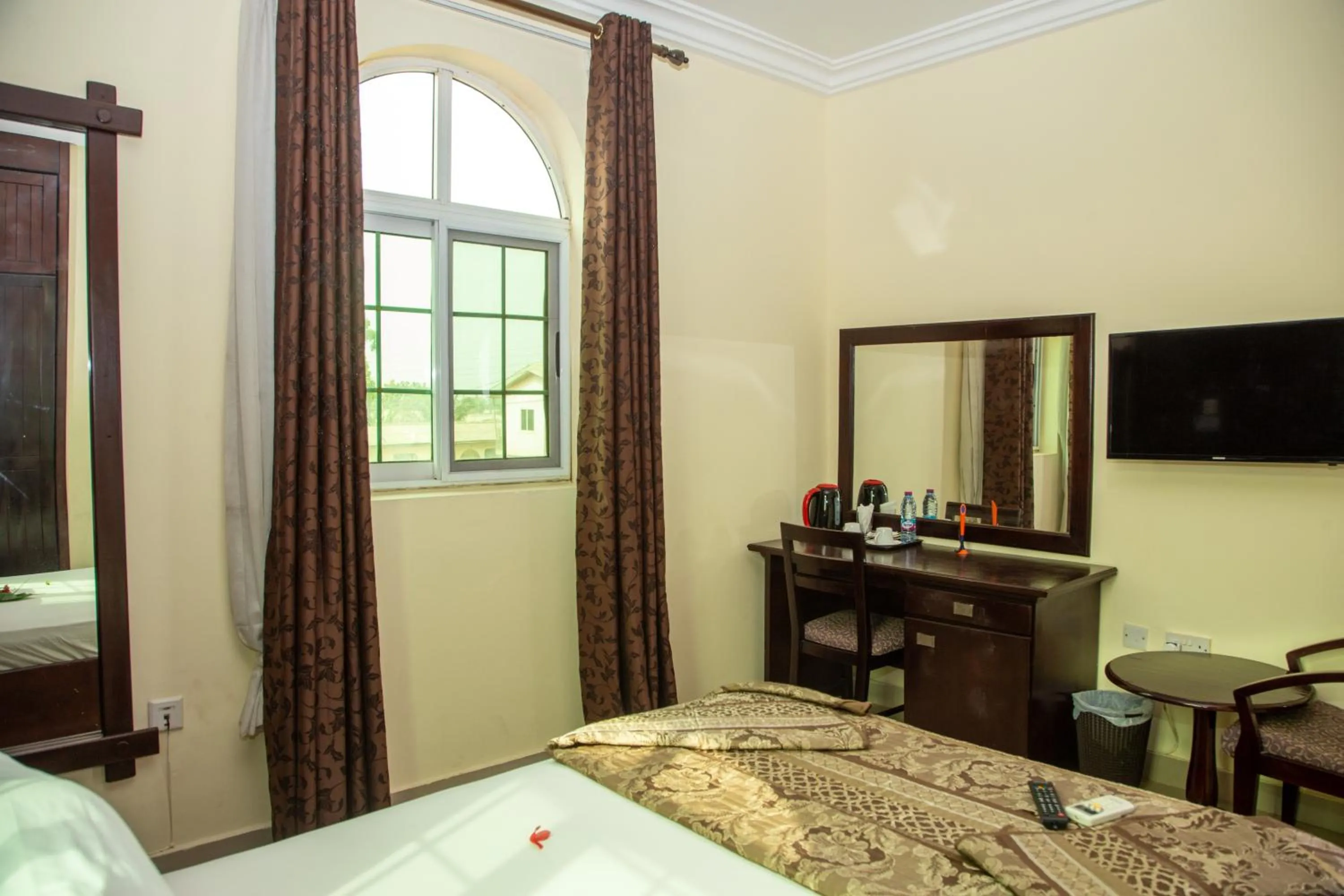 hair dresser, Bed in Grand Star Hotel