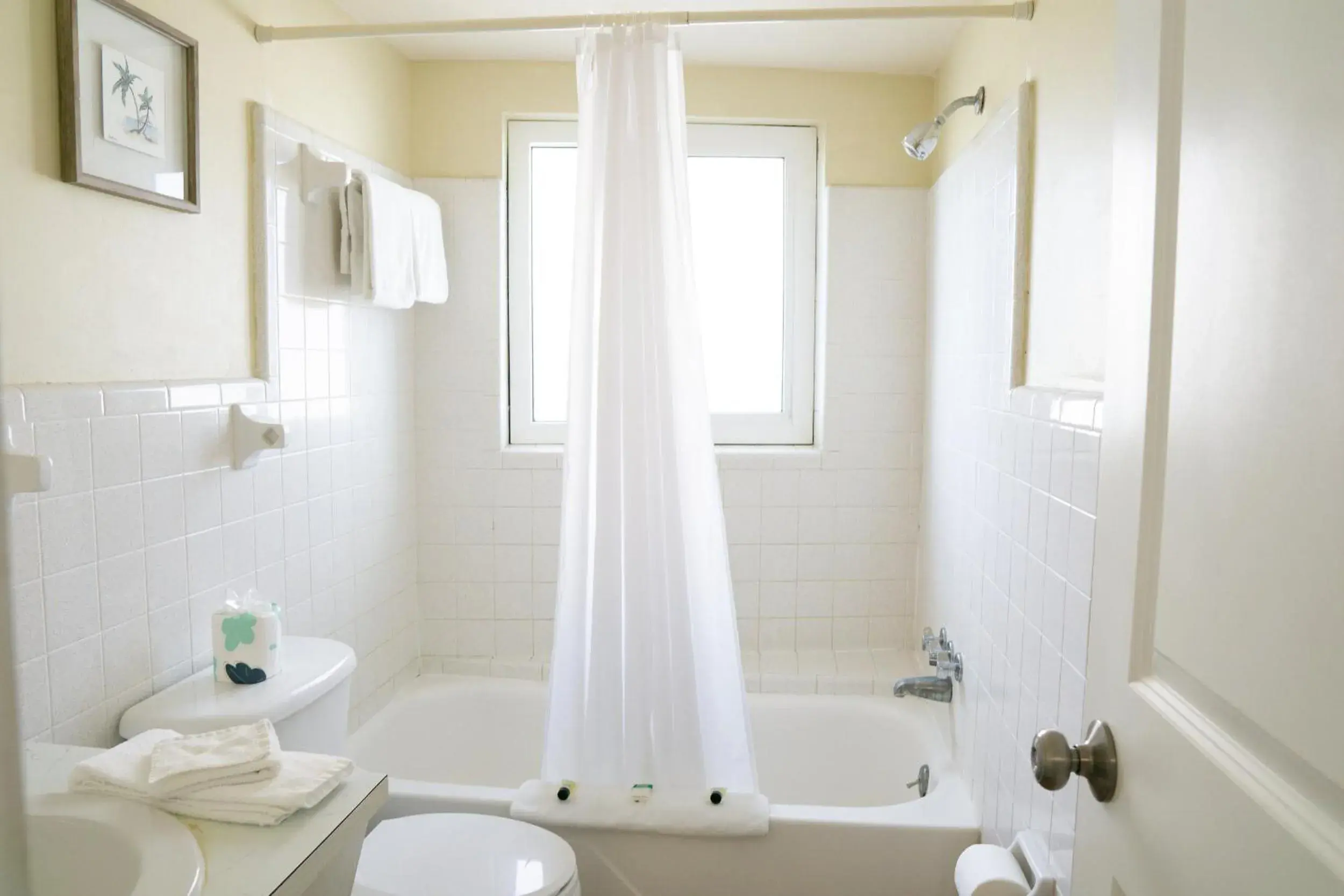 Basic Double Room in The Molloy - A Boutique Beach Resort Basic Double Room in The Molloy - A Boutique Beach Resort