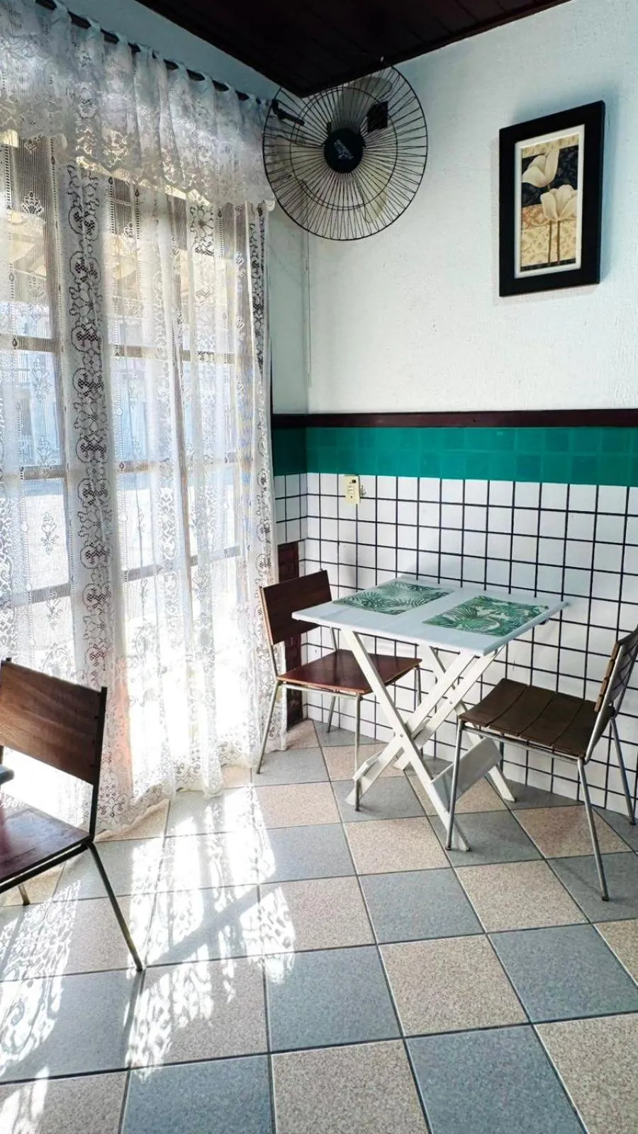 Dining area in Pousada Flora Búzios