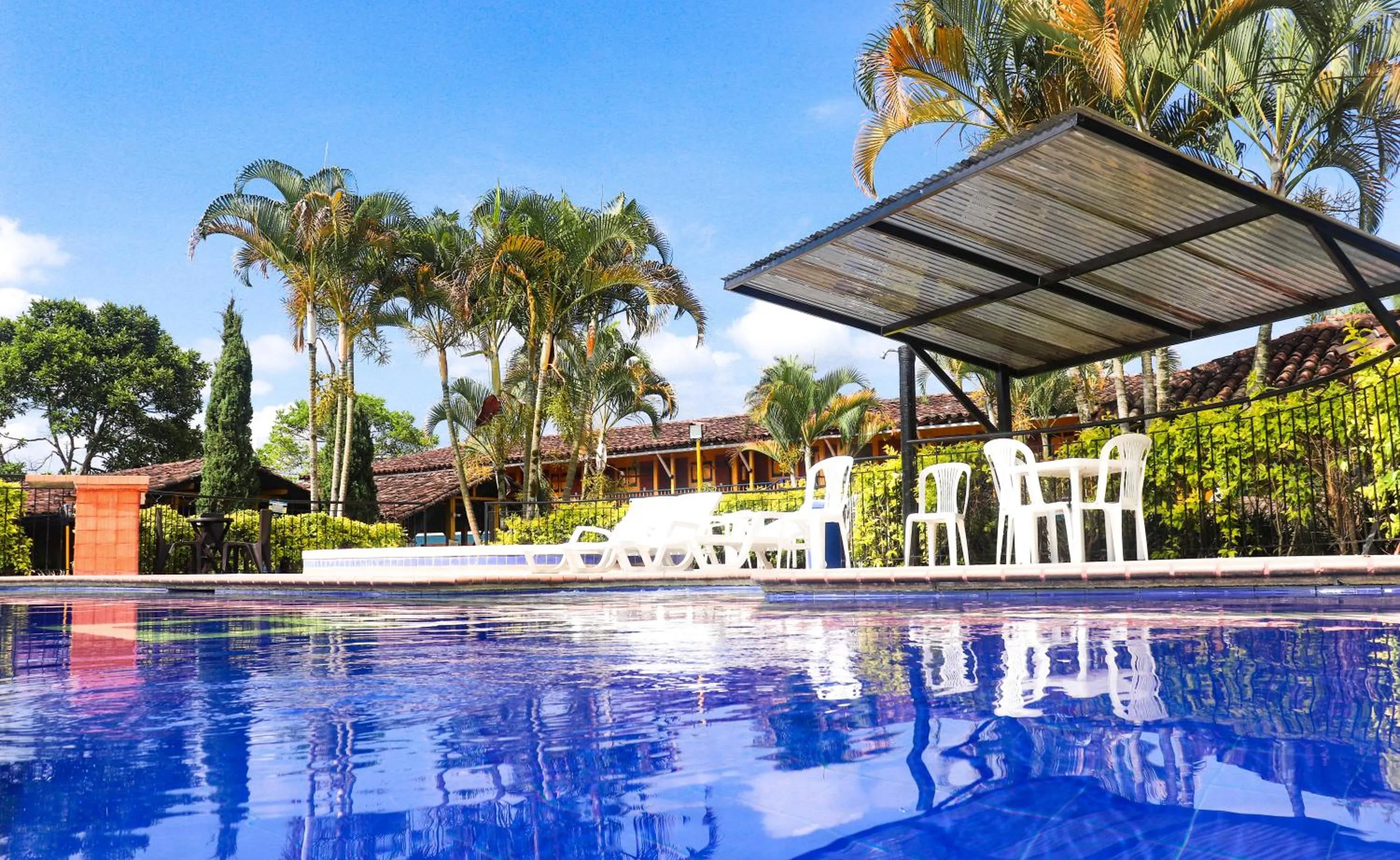 Swimming pool in Hotel Quindio Campestre