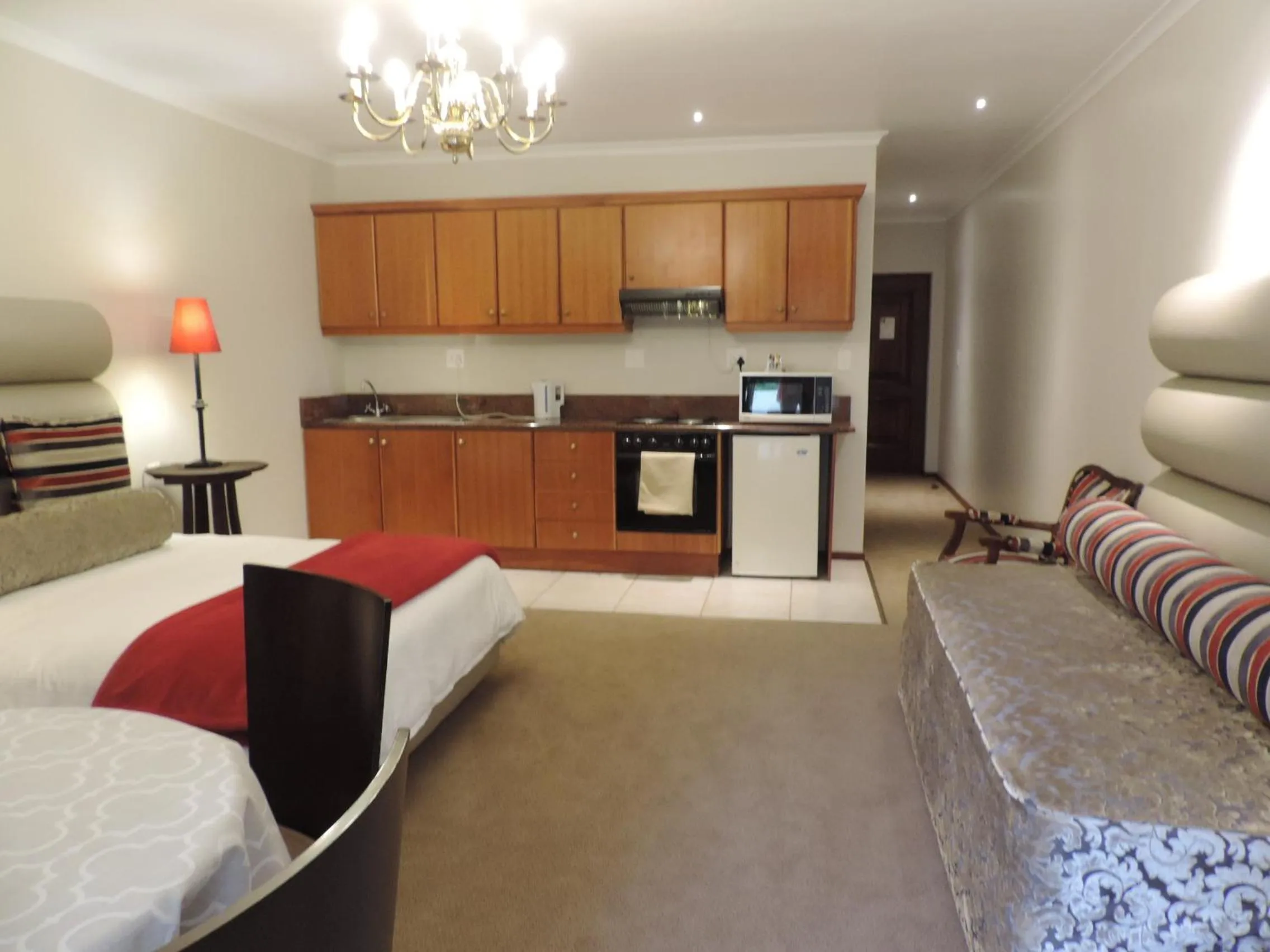 Photo of the whole room in Milkwood Lodge