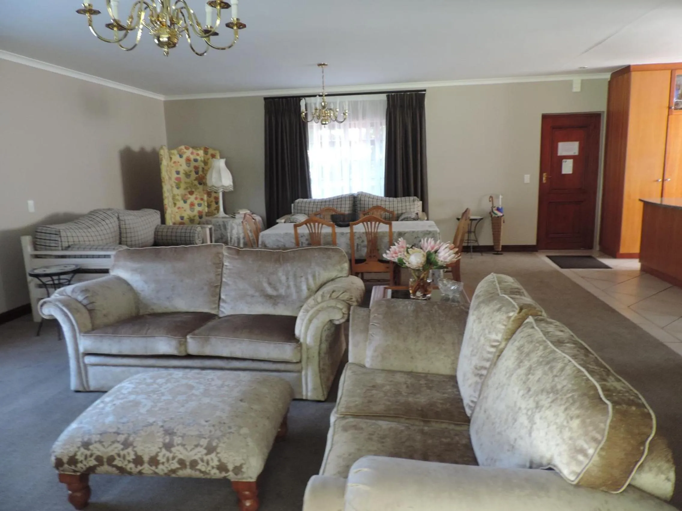 Day in Milkwood Lodge