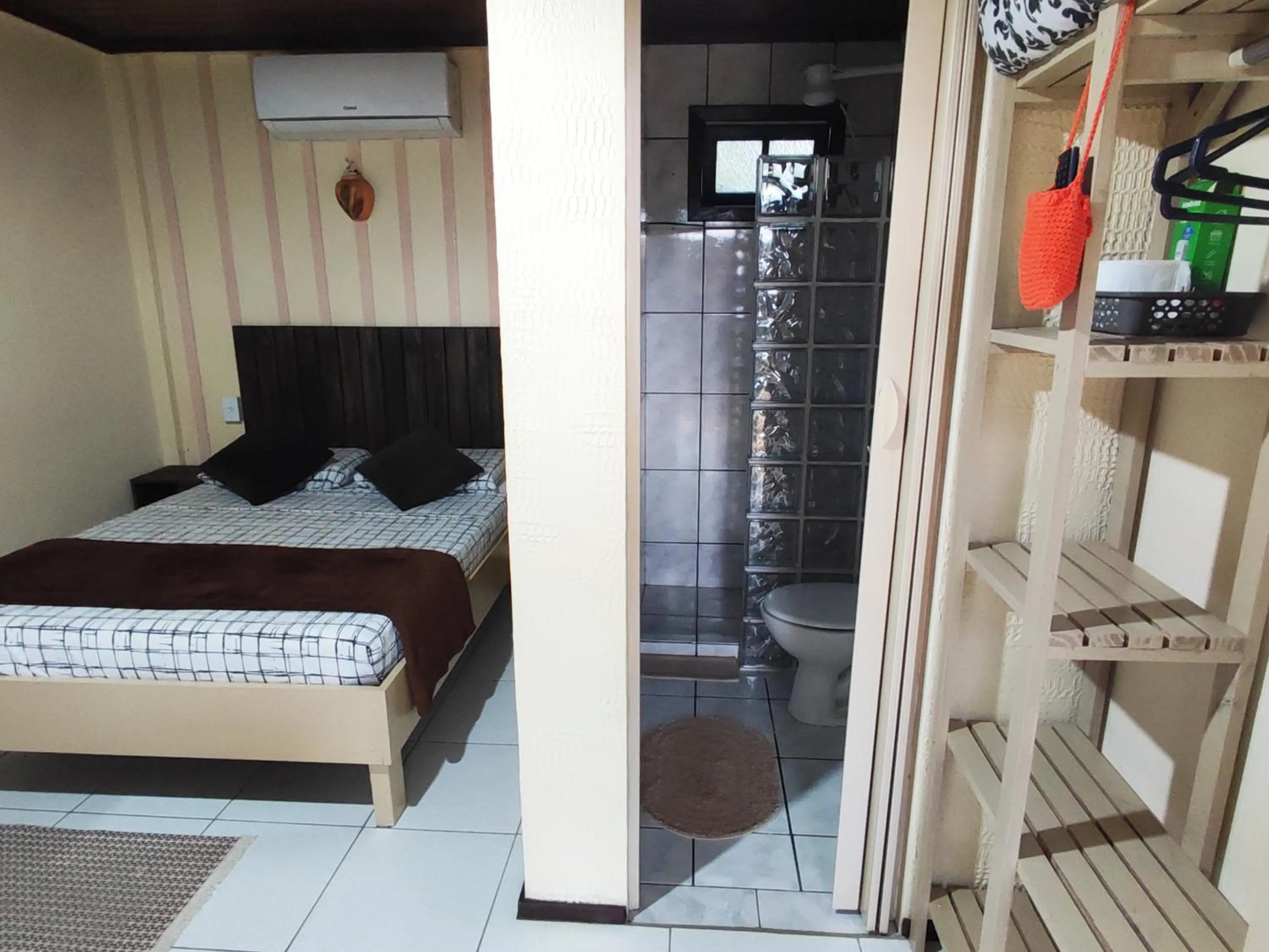 Bedroom, Bed in Pousada Recanto das Cores