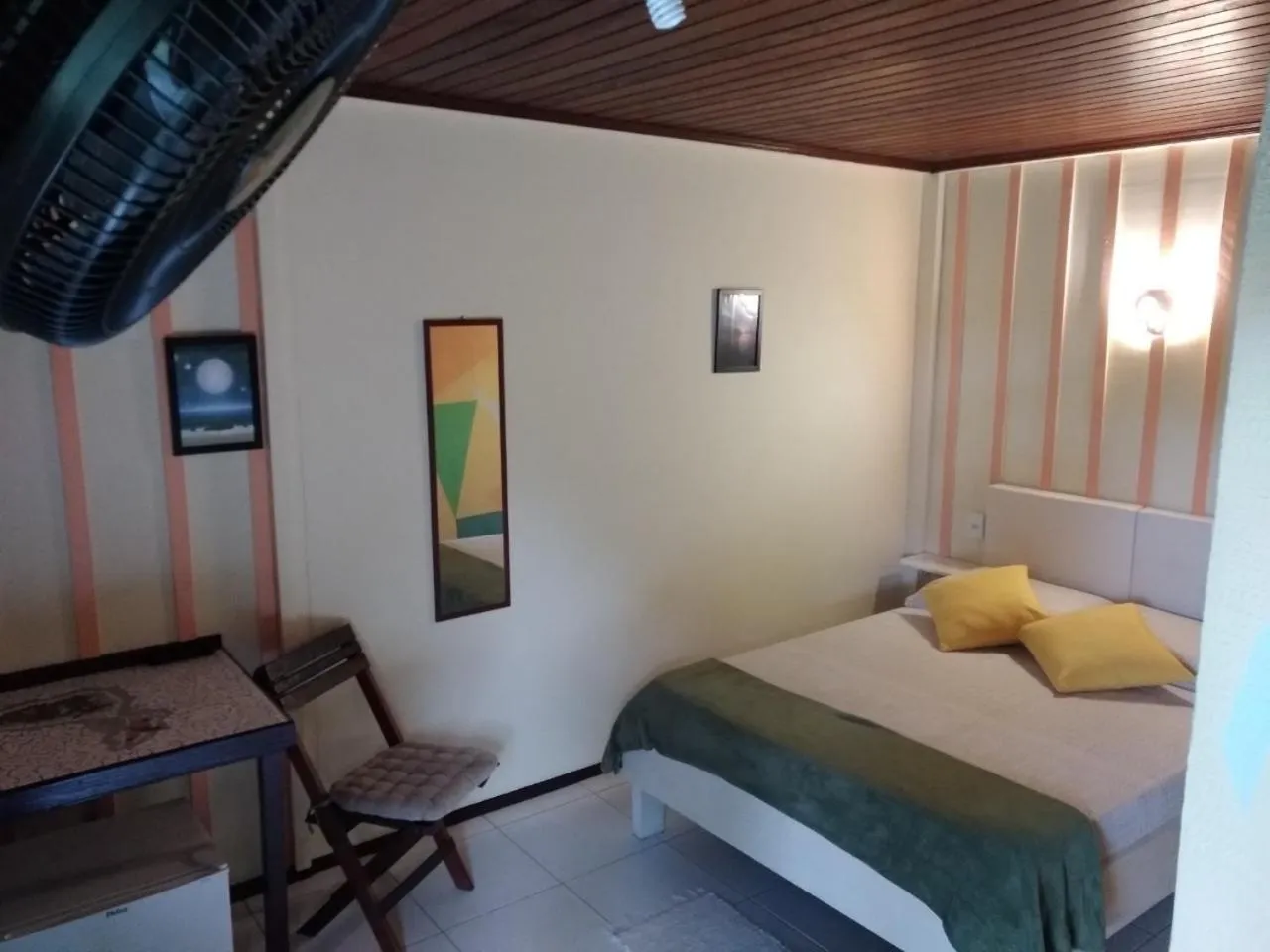 Property building, Bed in Pousada Recanto das Cores