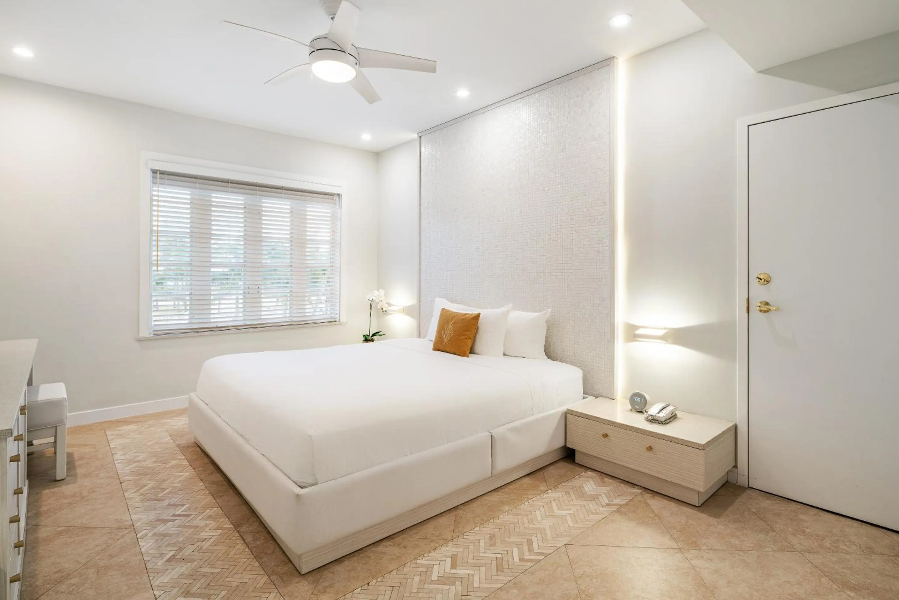 Bed in Cardozo Hotel