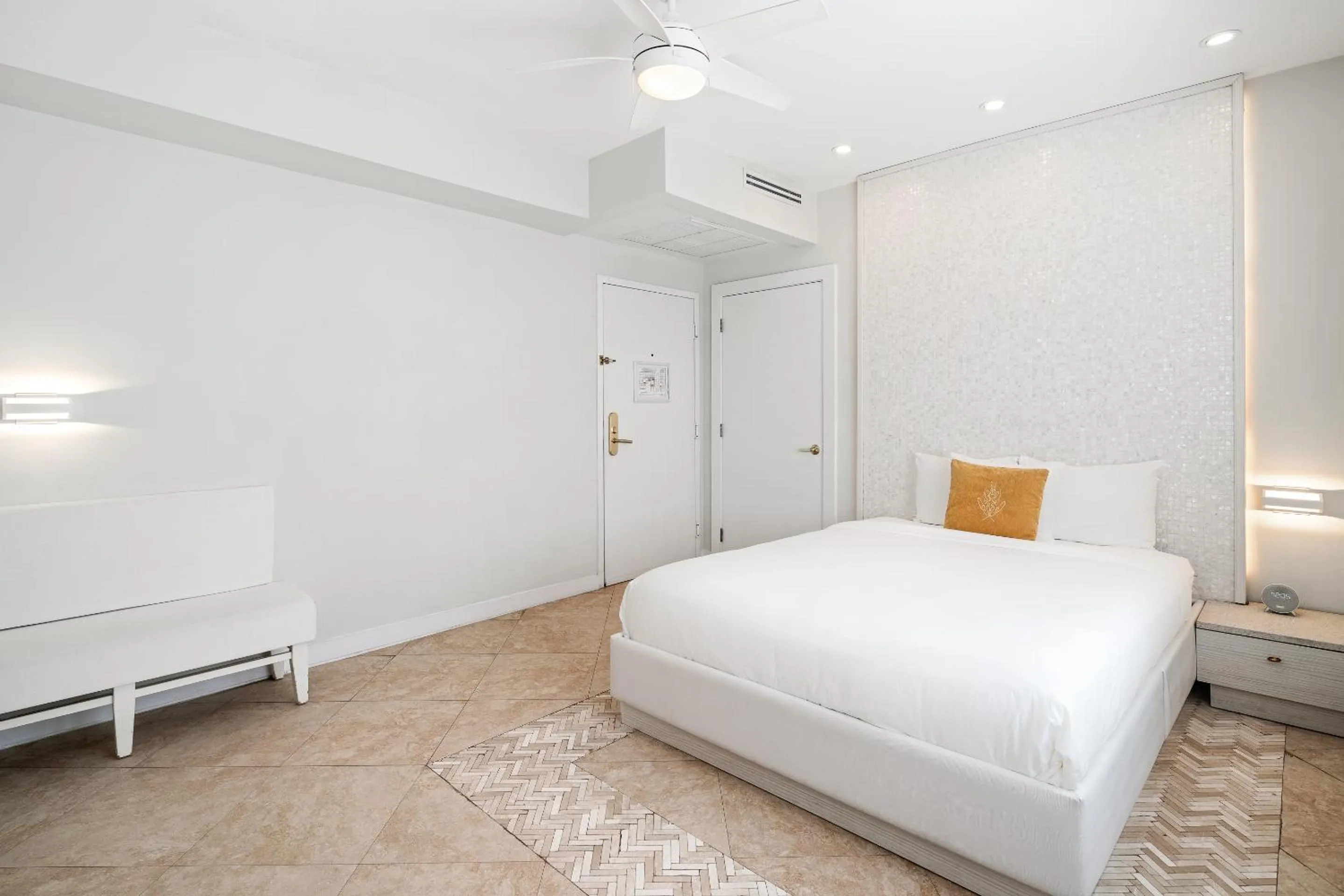 Bed in Cardozo Hotel