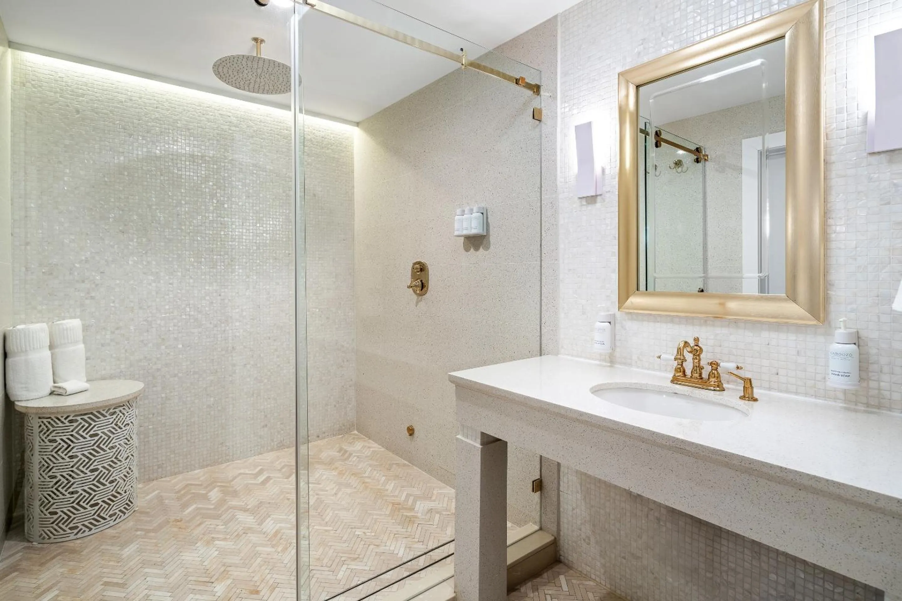 Bathroom in Cardozo Hotel