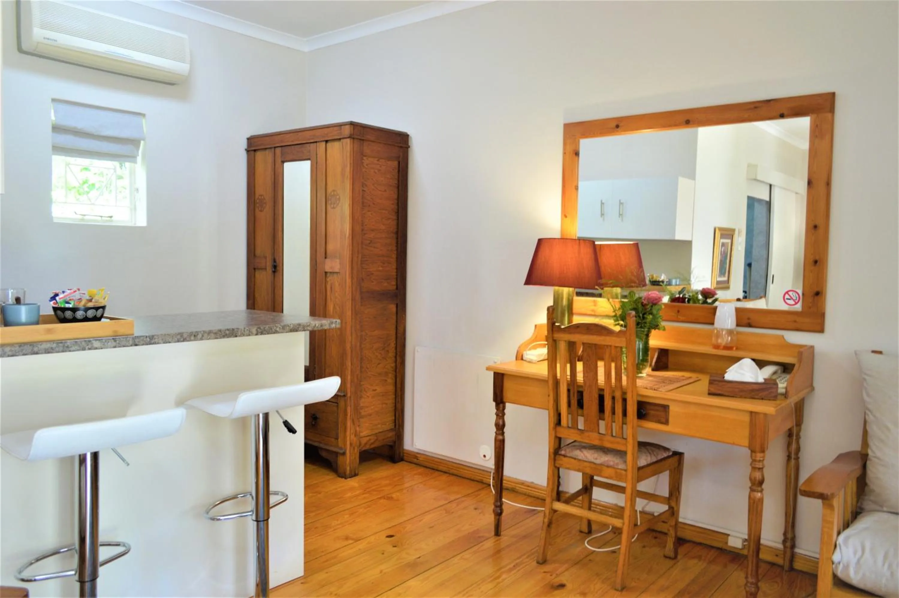 Coffee/tea facilities in Adley House