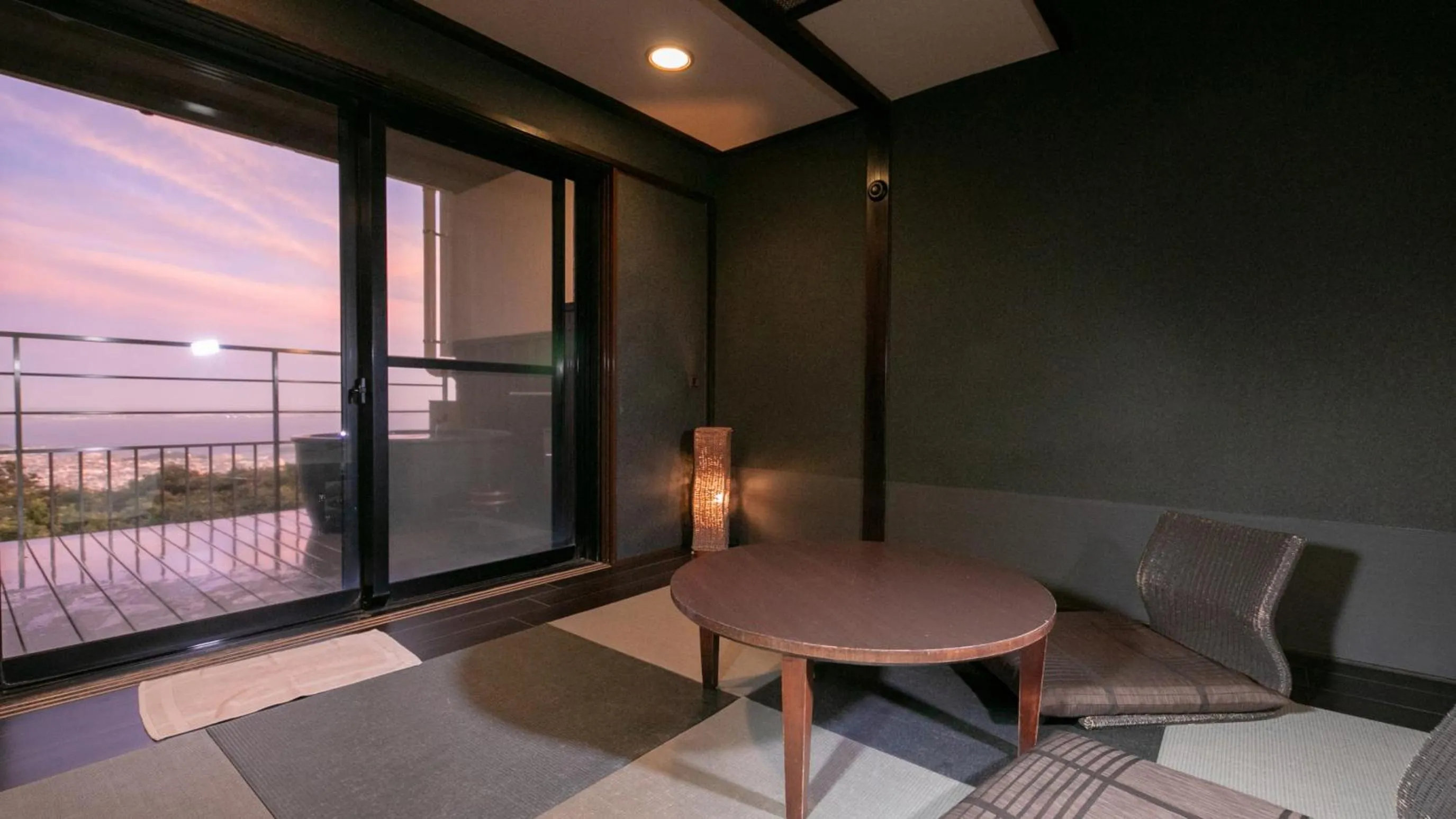 Photo of the whole room in Tennomaru