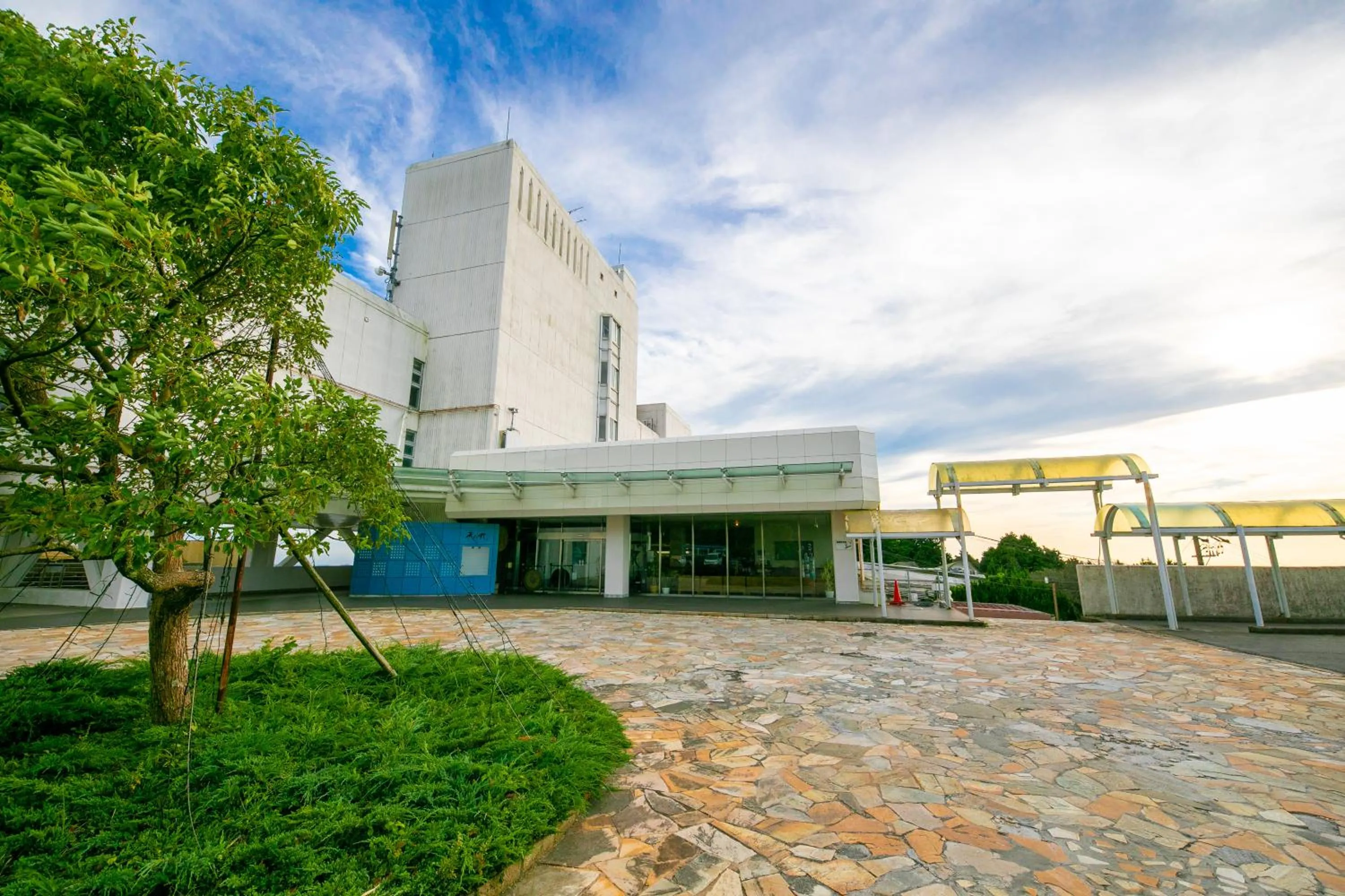 Property building in Tennomaru