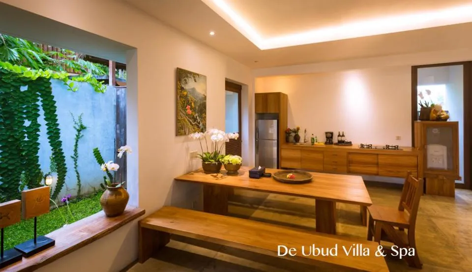 Kitchen or kitchenette in De Ubud Villas & Spa