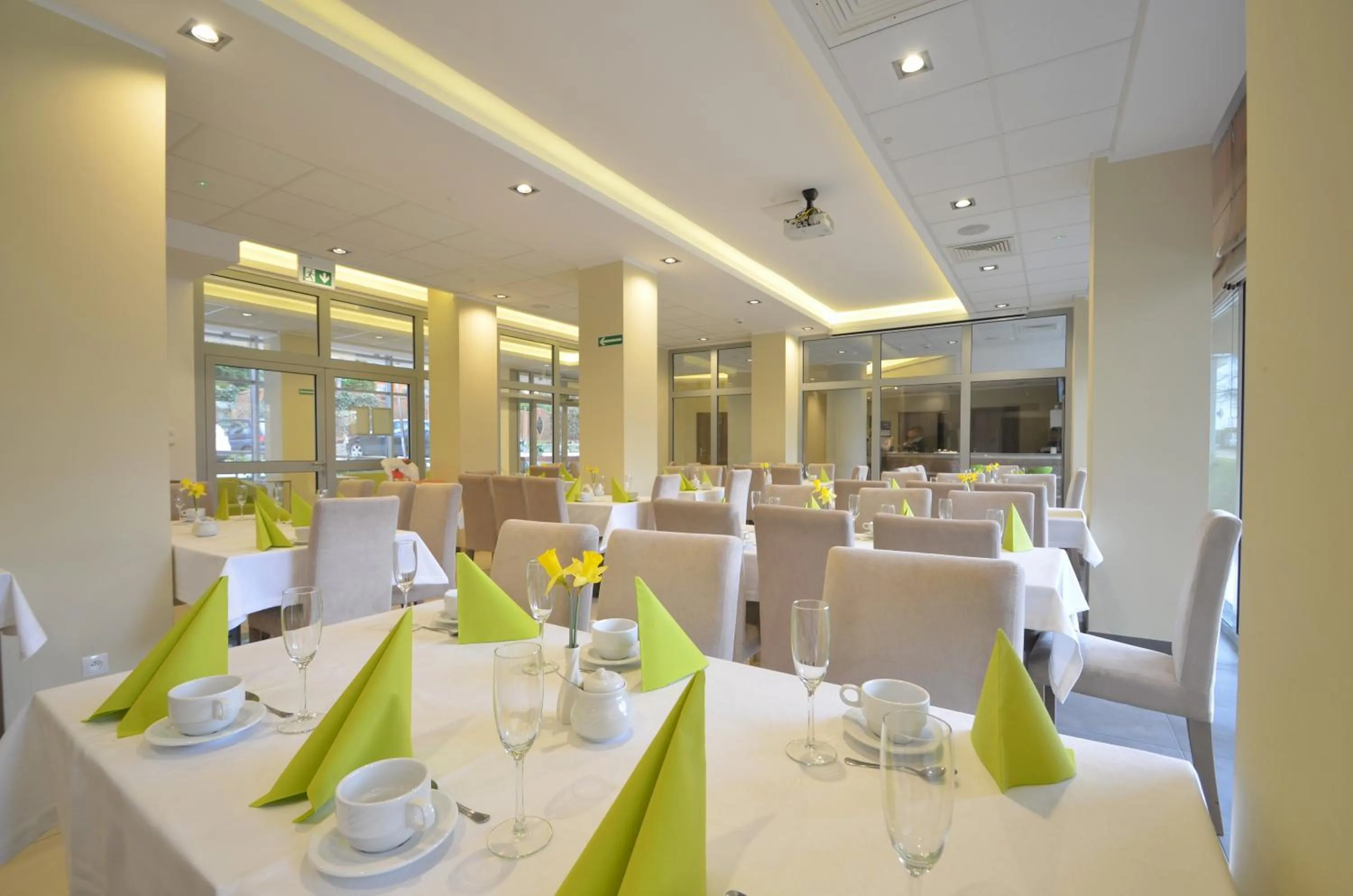 Restaurant/places to eat in Hotel Zorza