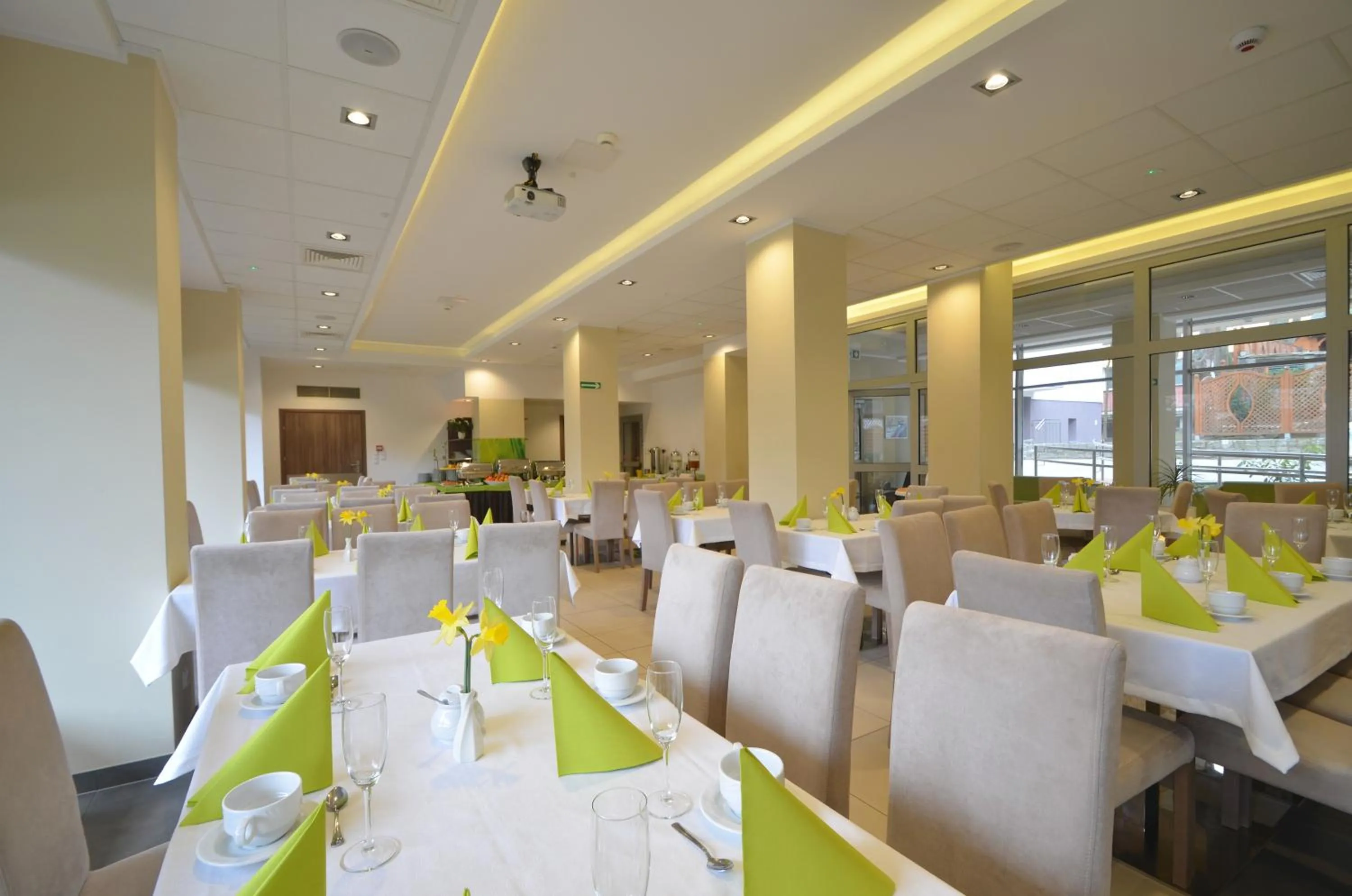 Restaurant/places to eat in Hotel Zorza