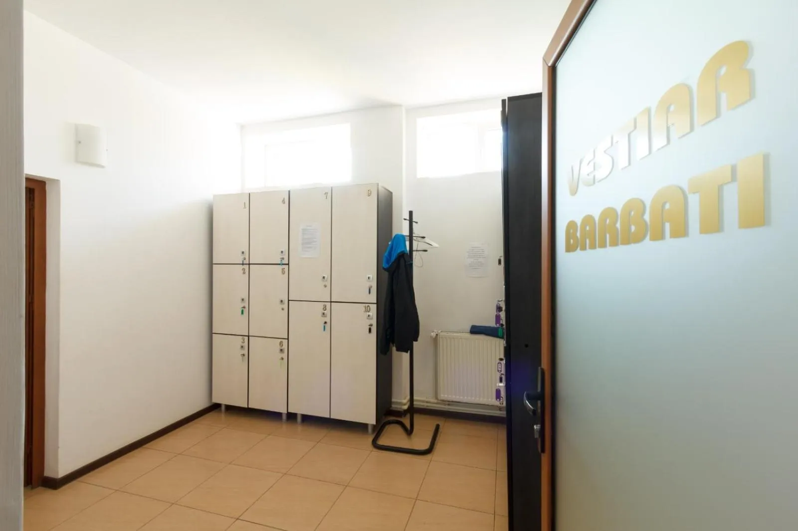 microwave in YMY HOTELS Târgu Jiu