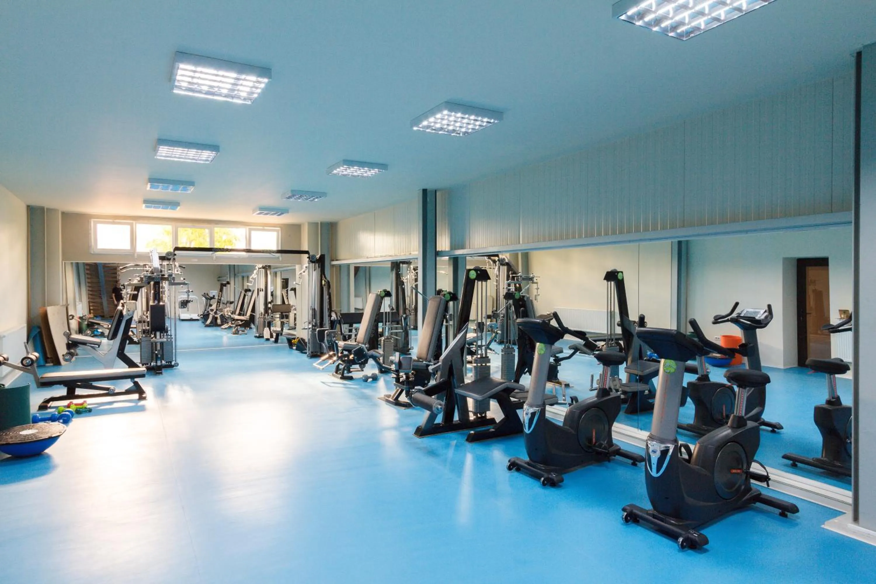 Fitness centre/facilities in YMY HOTELS Târgu Jiu