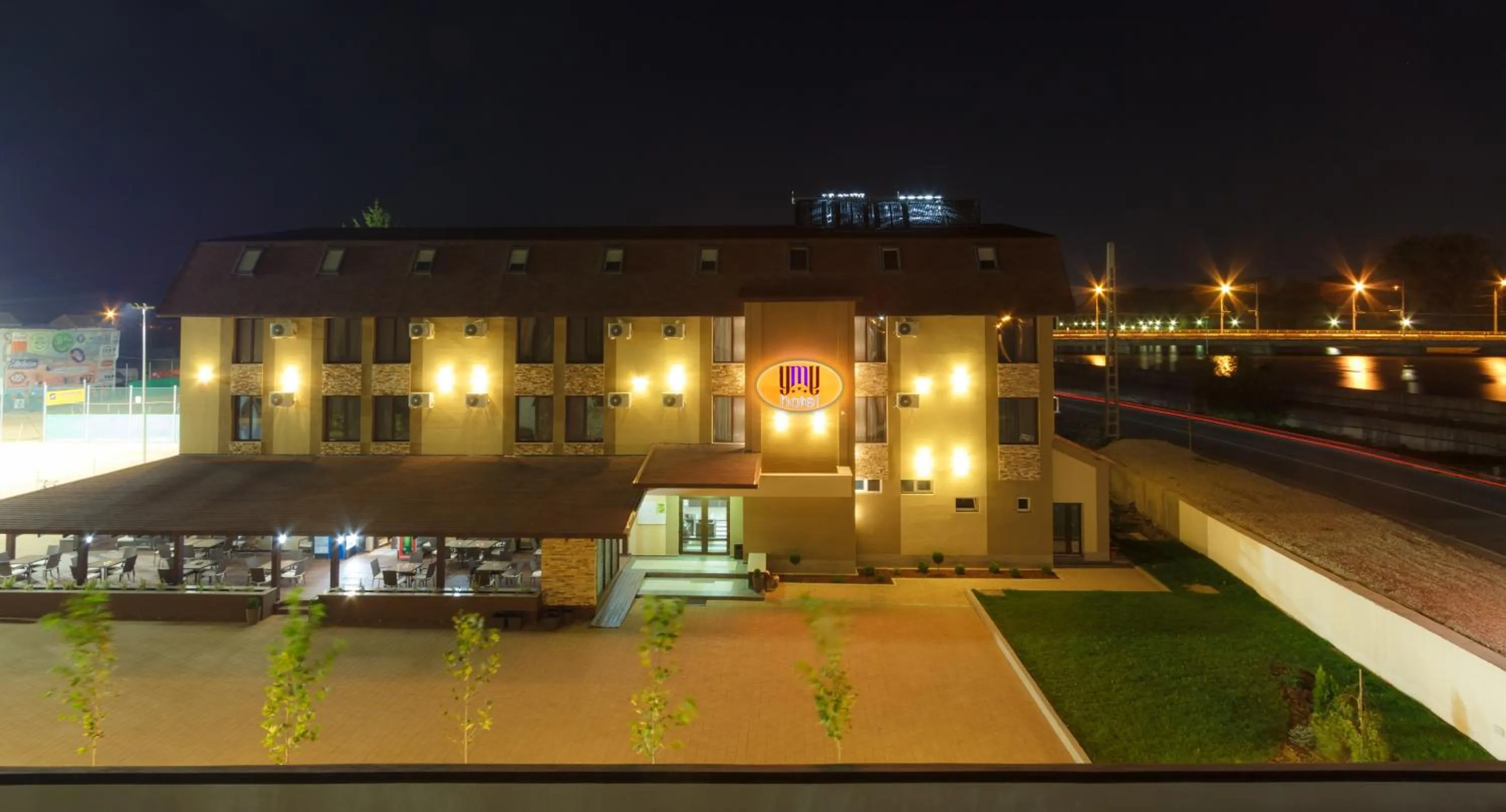 Facade/entrance in YMY HOTELS Târgu Jiu