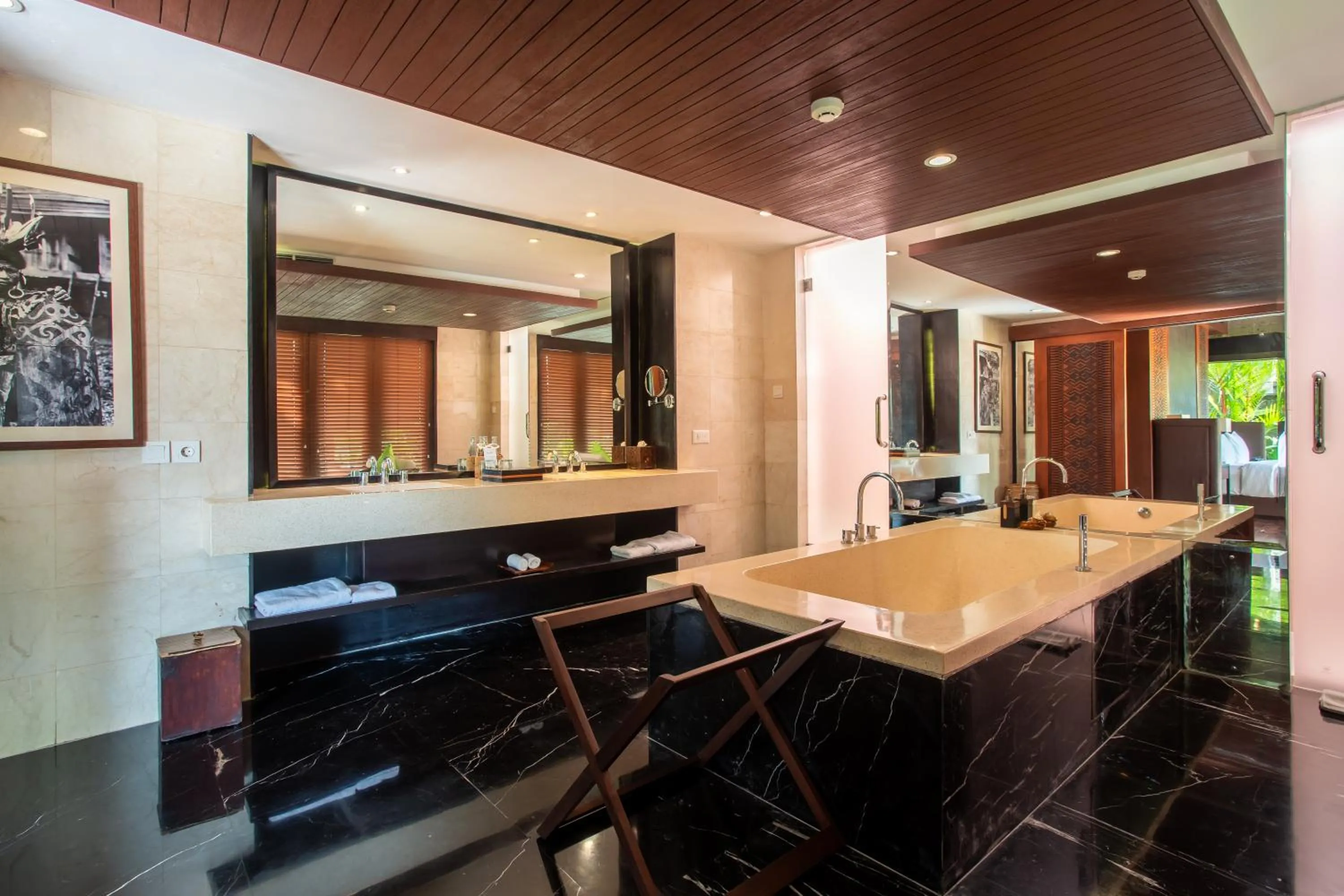 Toilet in Sanctoo Suites & Villas